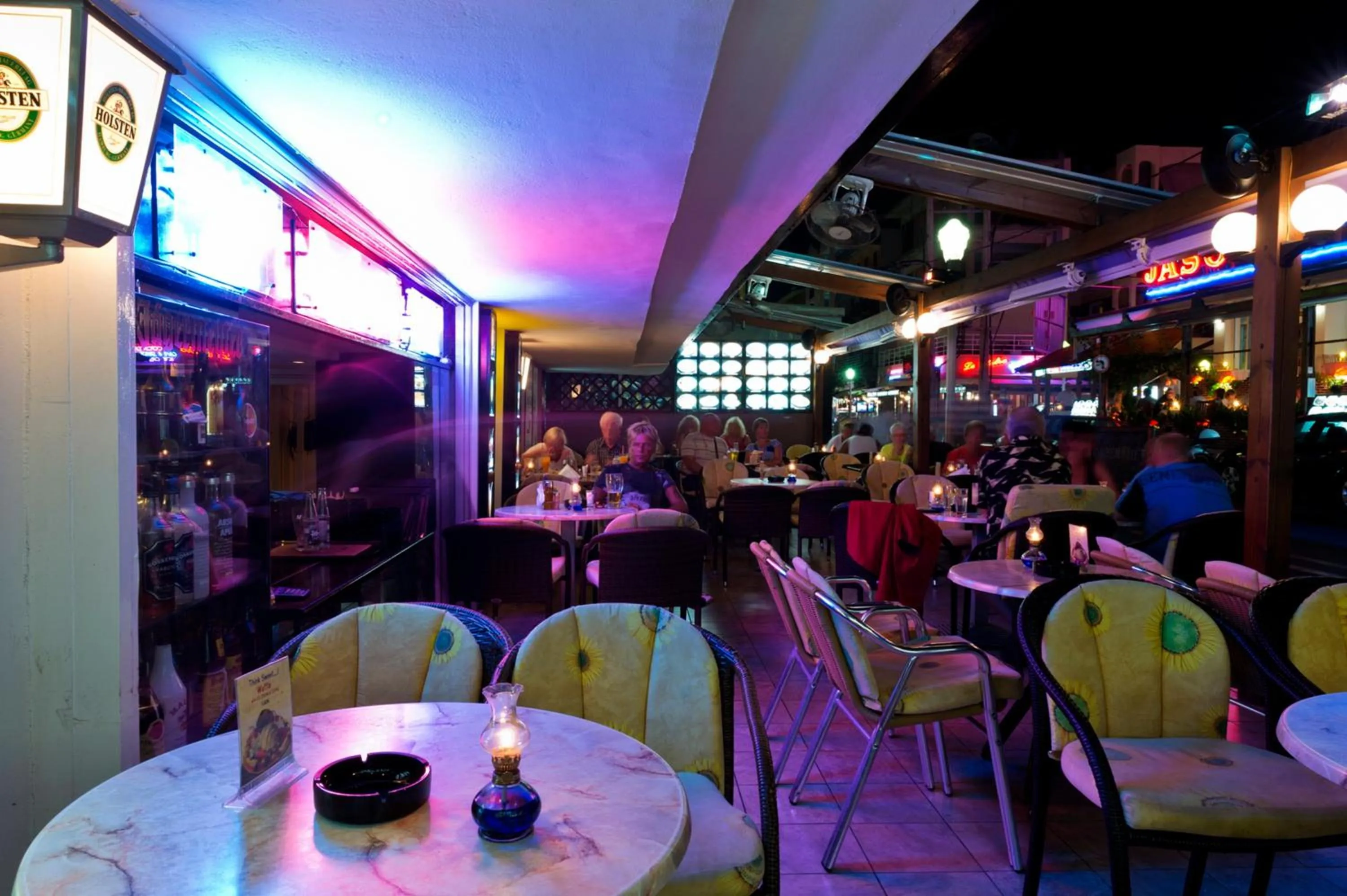 Lounge or bar, Restaurant/Places to Eat in Amaryllis Hotel