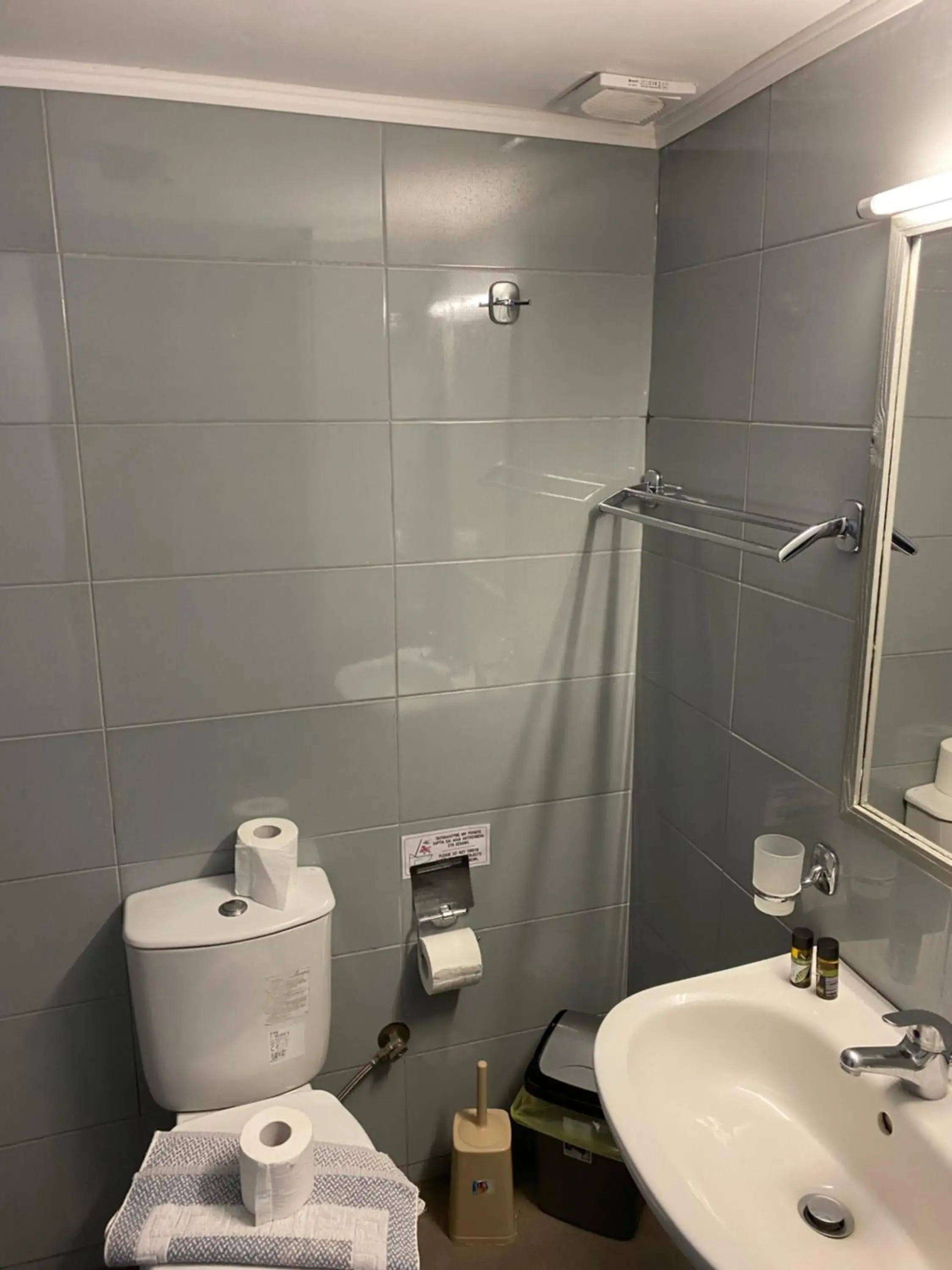 Bathroom in Amaryllis Hotel Bathroom in Amaryllis Hotel