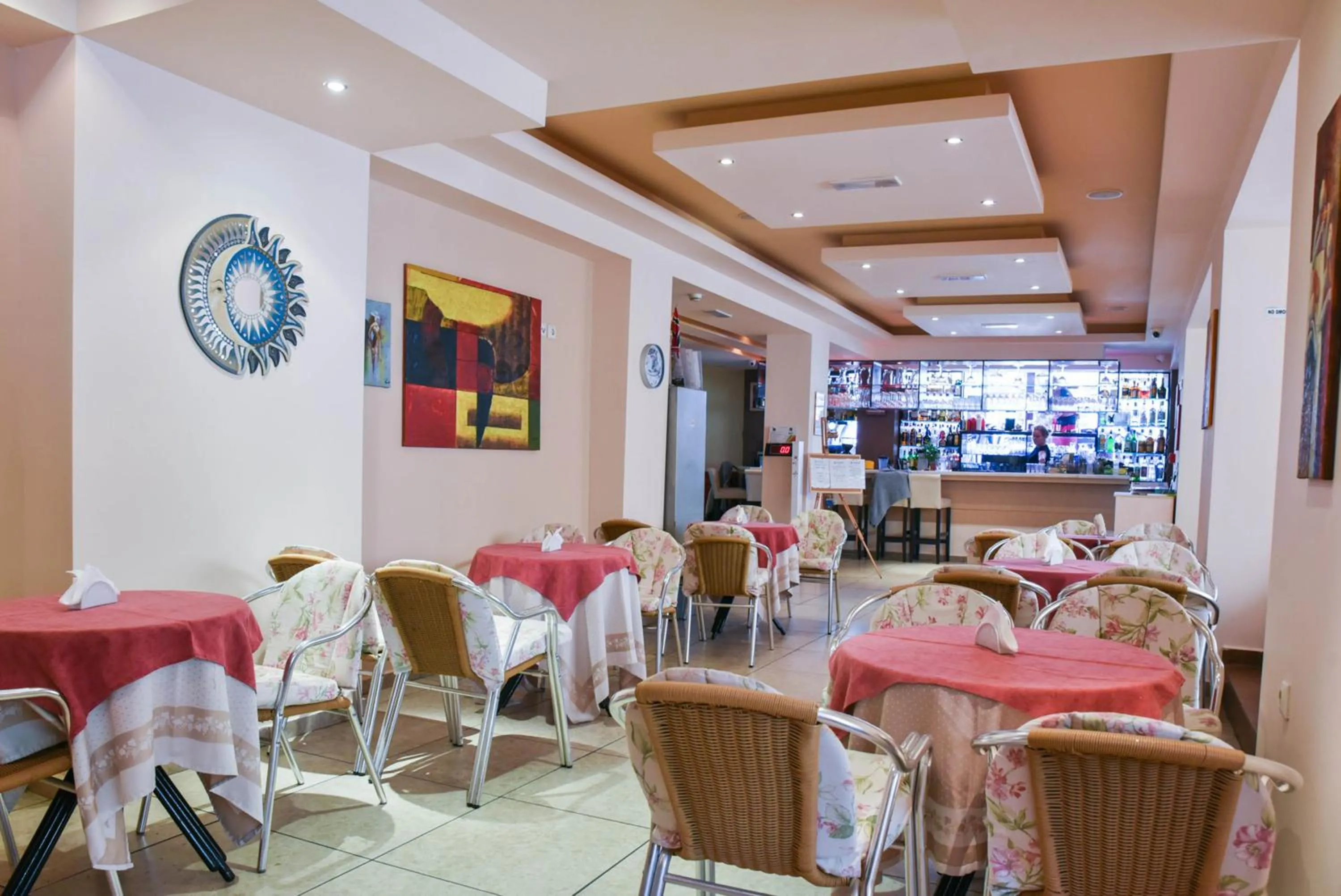 Restaurant/Places to Eat in Amaryllis Hotel