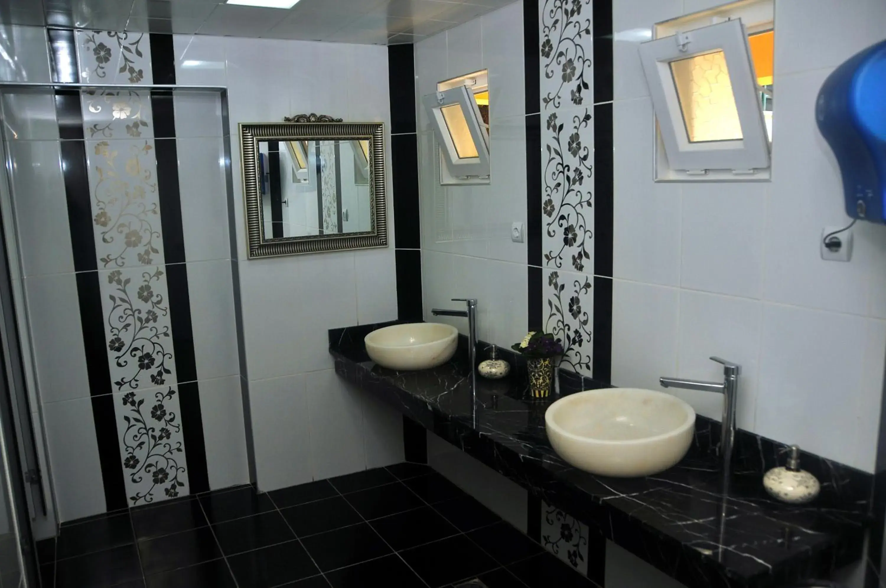 On site, Bathroom in Nasa Flora Hotel