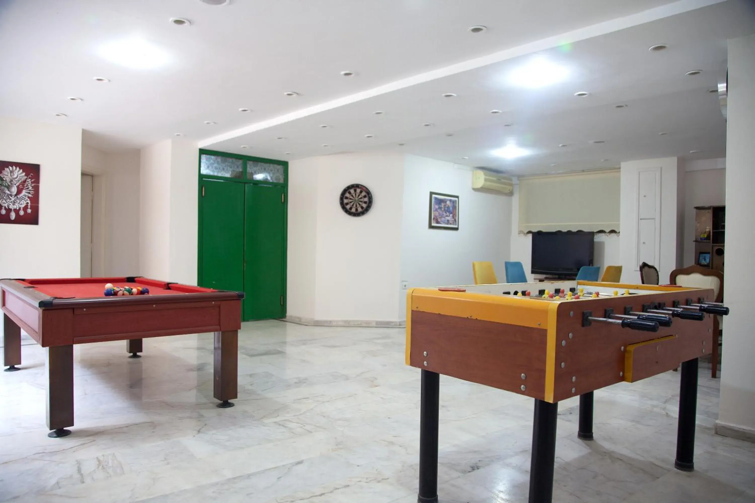 Game Room, Billiards in Nasa Flora Hotel