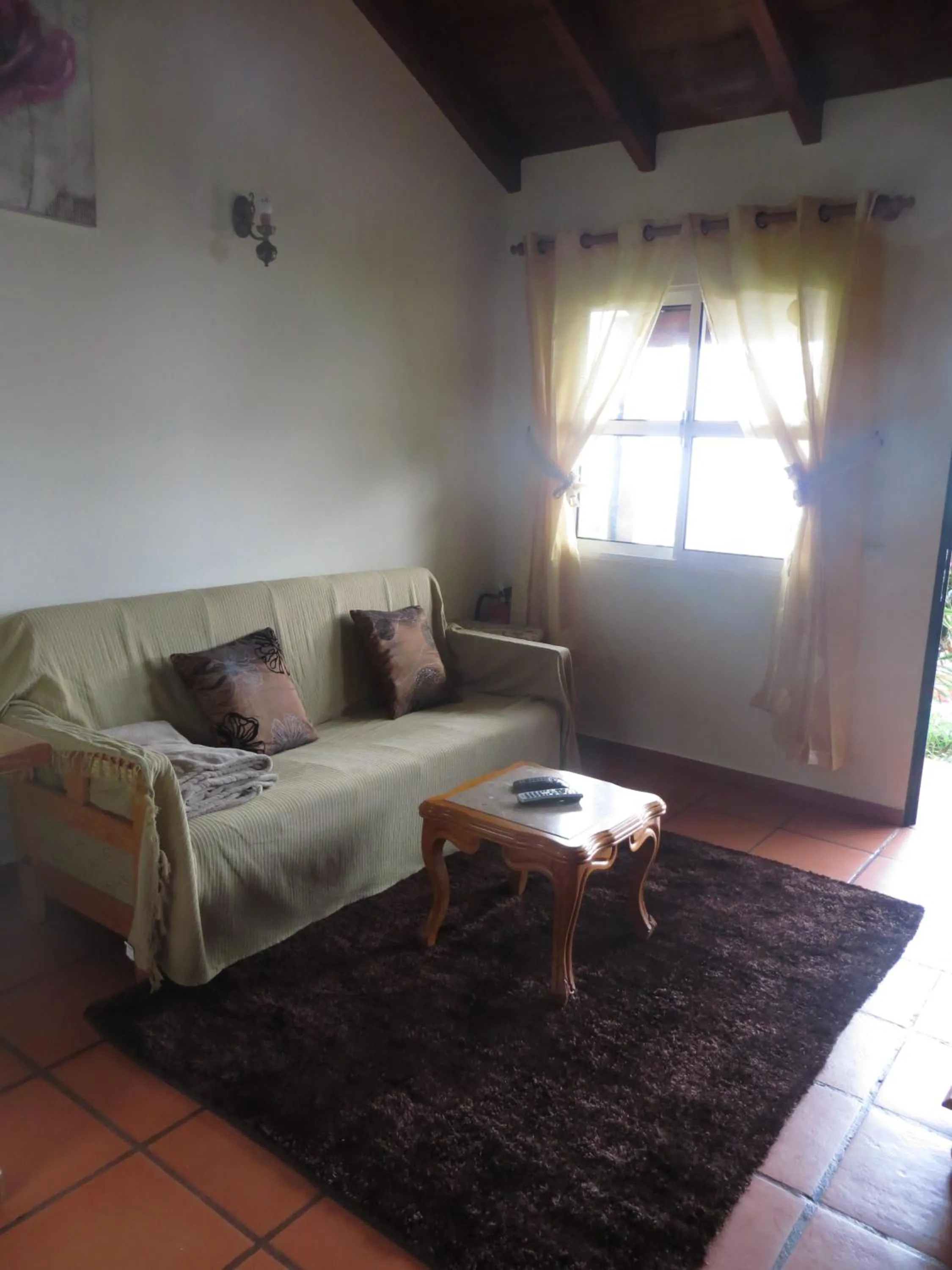 Communal lounge/ TV room, Bed in Quinta da quebrada