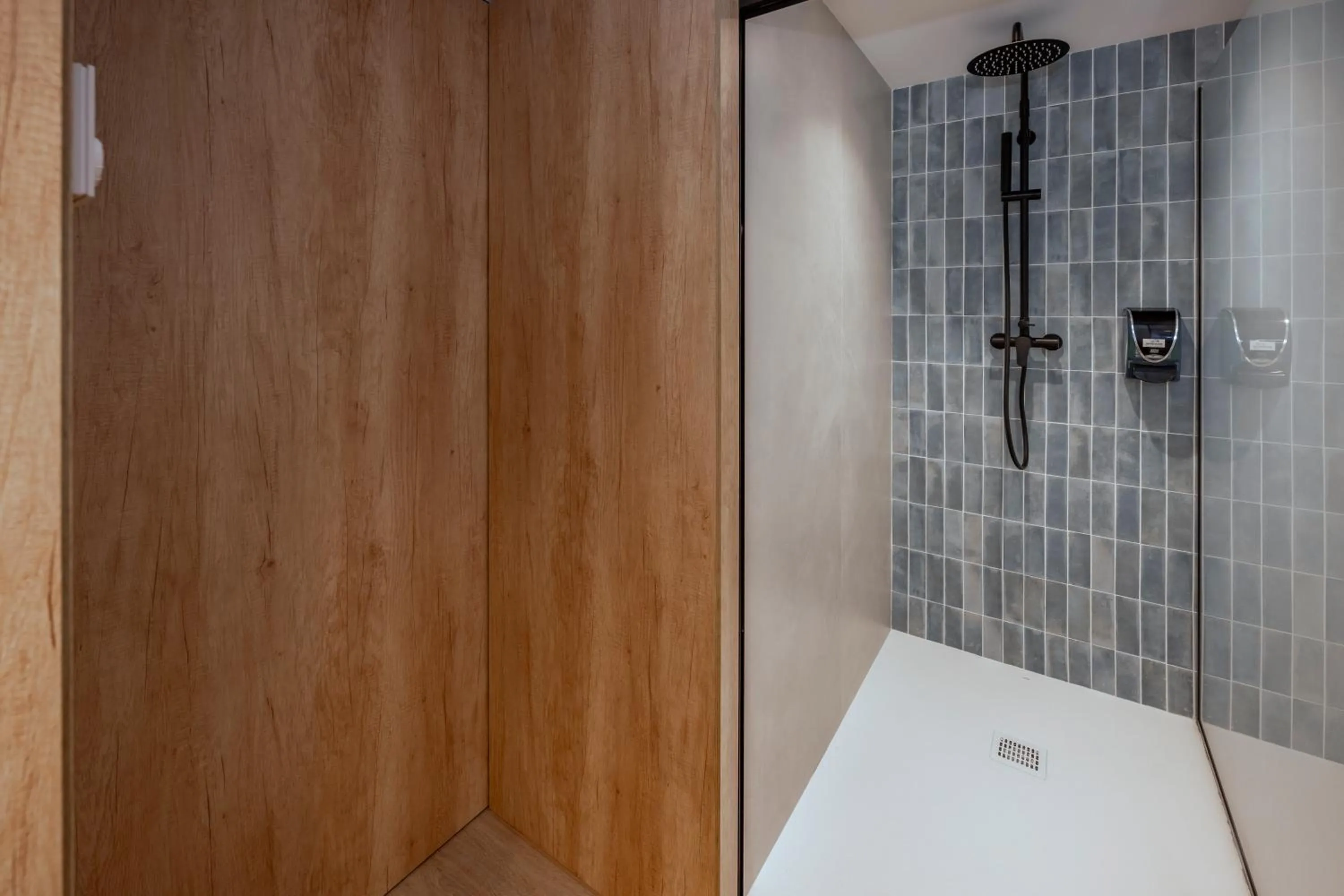 Shower in Hotel Mar Blau