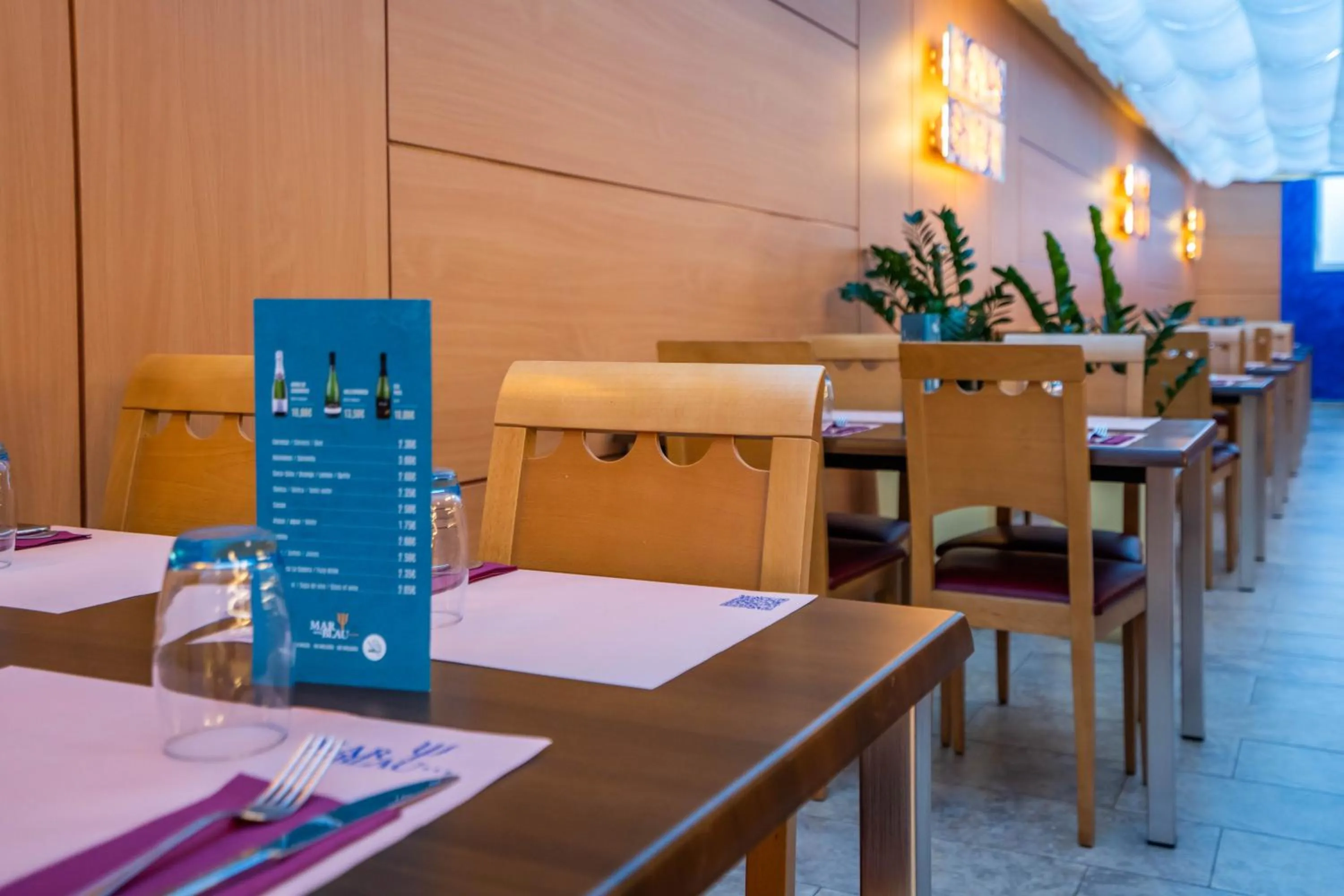 Restaurant/places to eat in Hotel Mar Blau