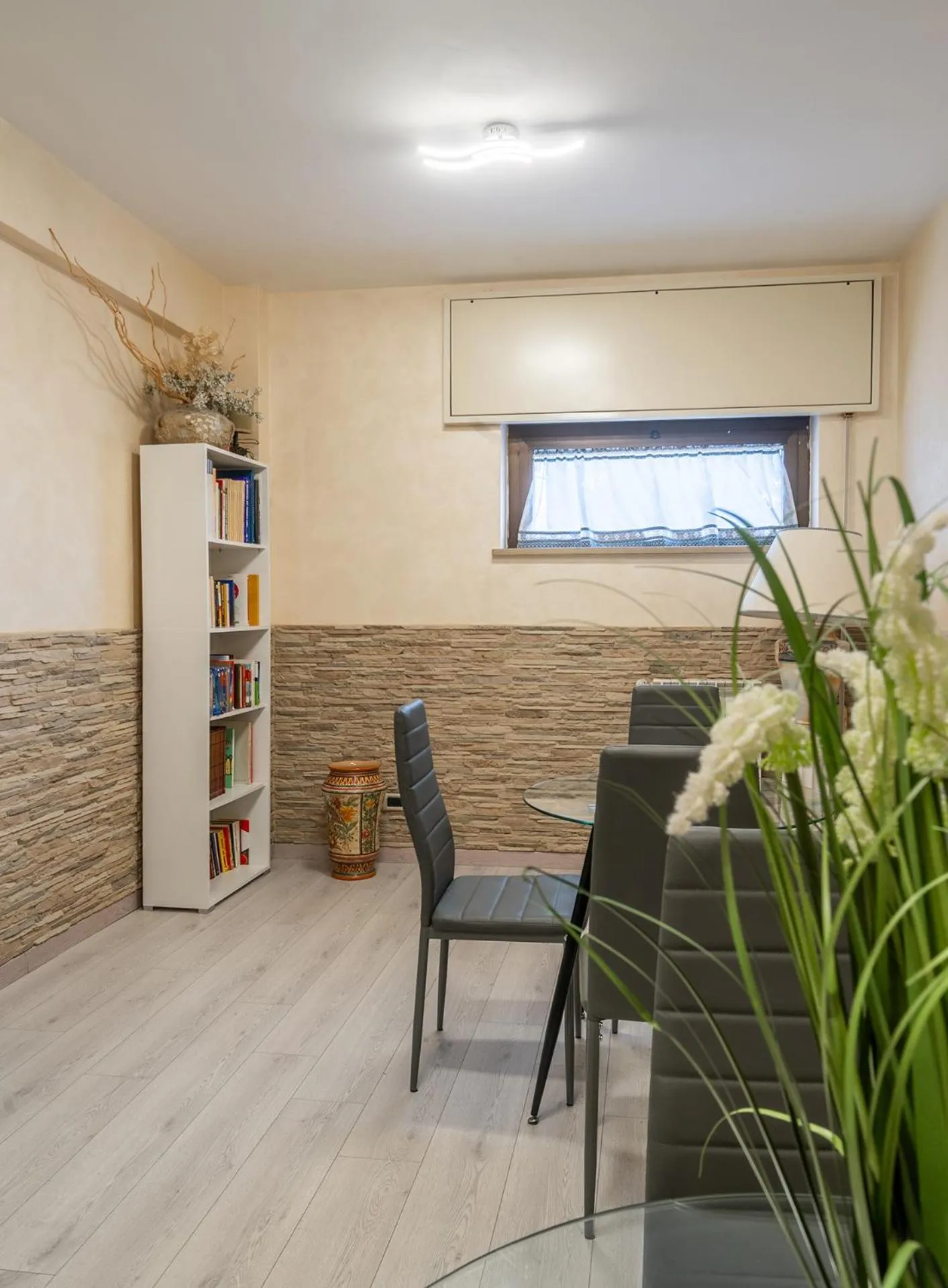 Communal lounge/ TV room in Cipriani Park Hotel