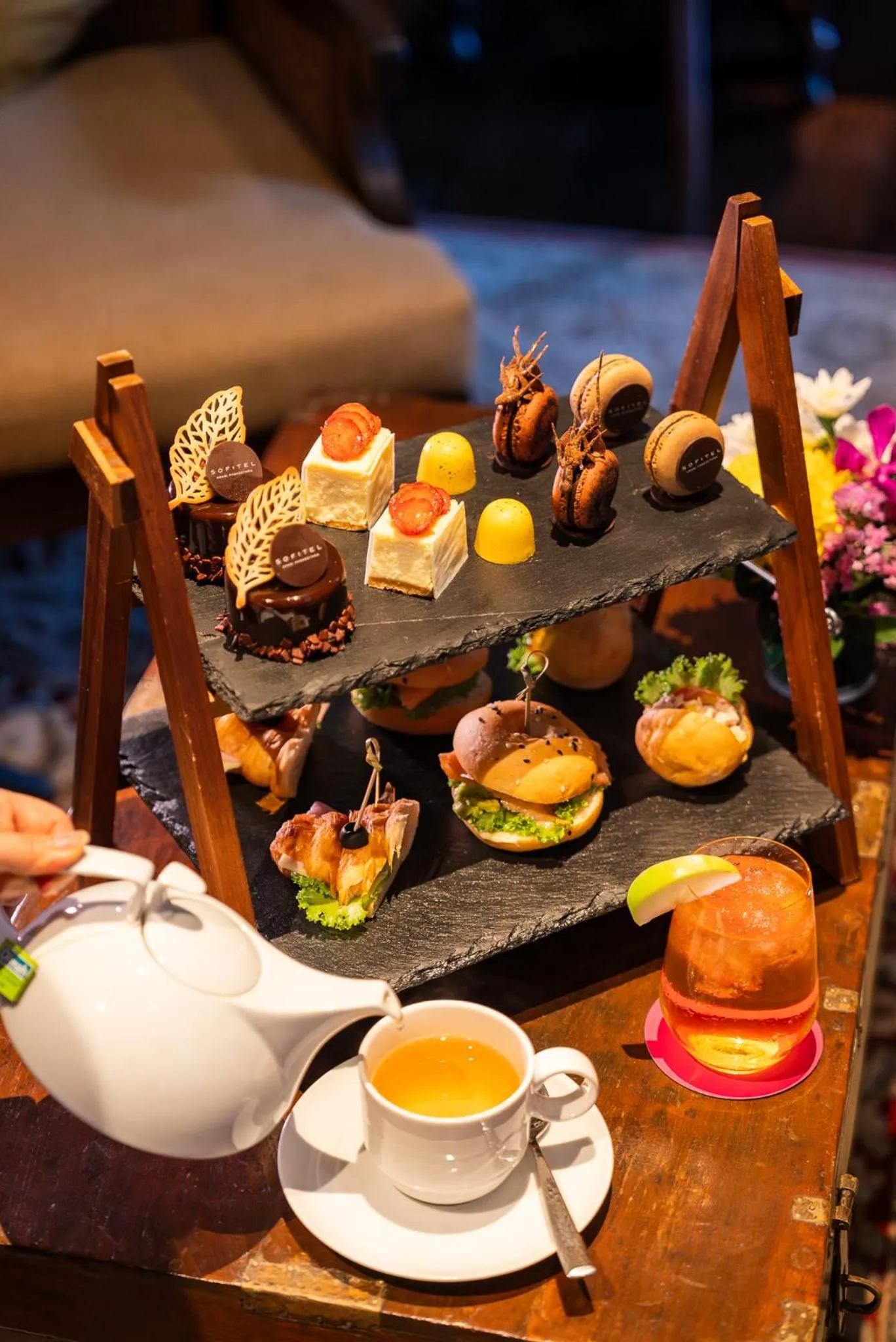 Lounge or bar in Sofitel Krabi Phokeethra Golf and Spa Resort