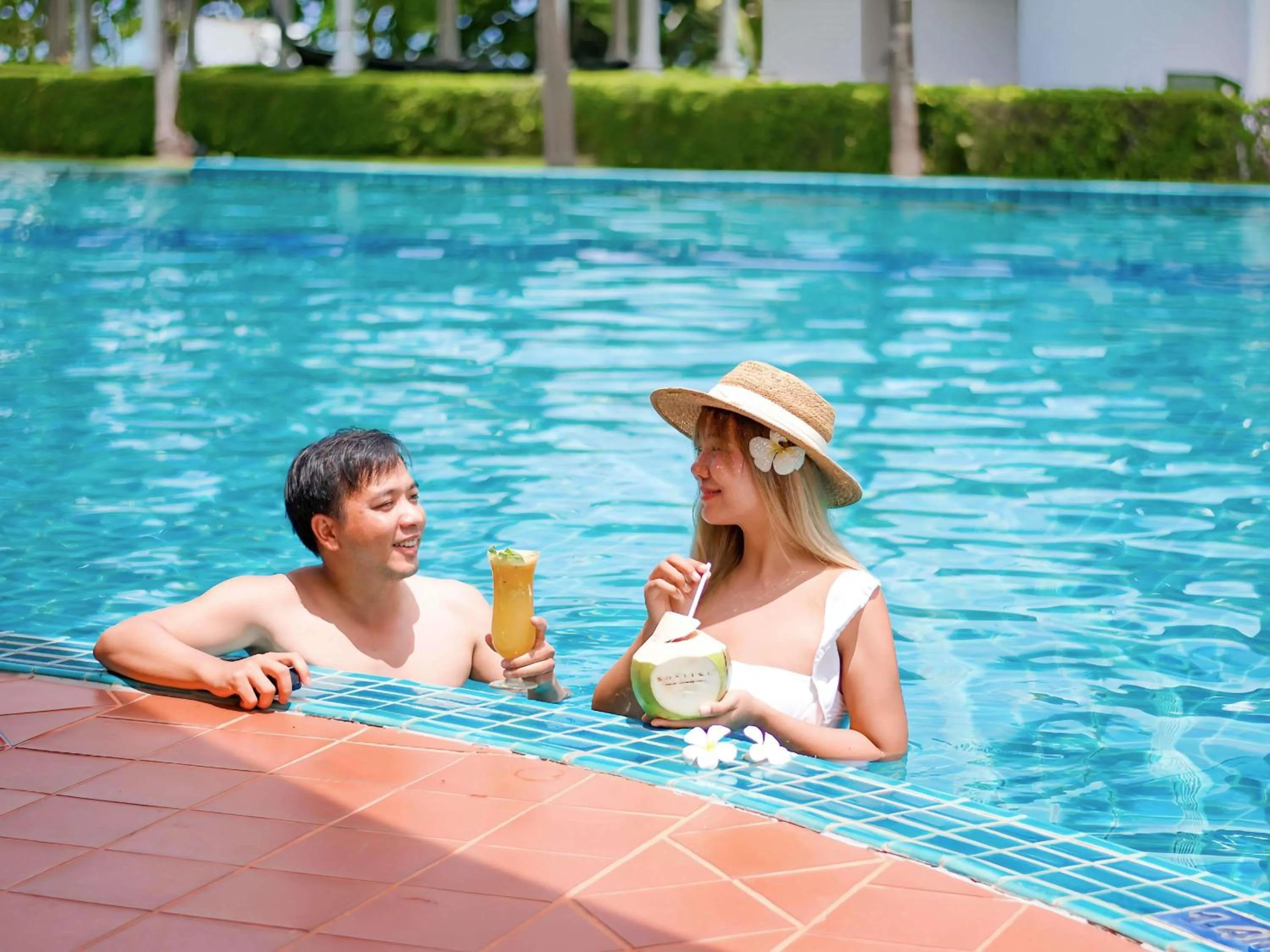 Lounge or bar in Sofitel Krabi Phokeethra Golf and Spa Resort
