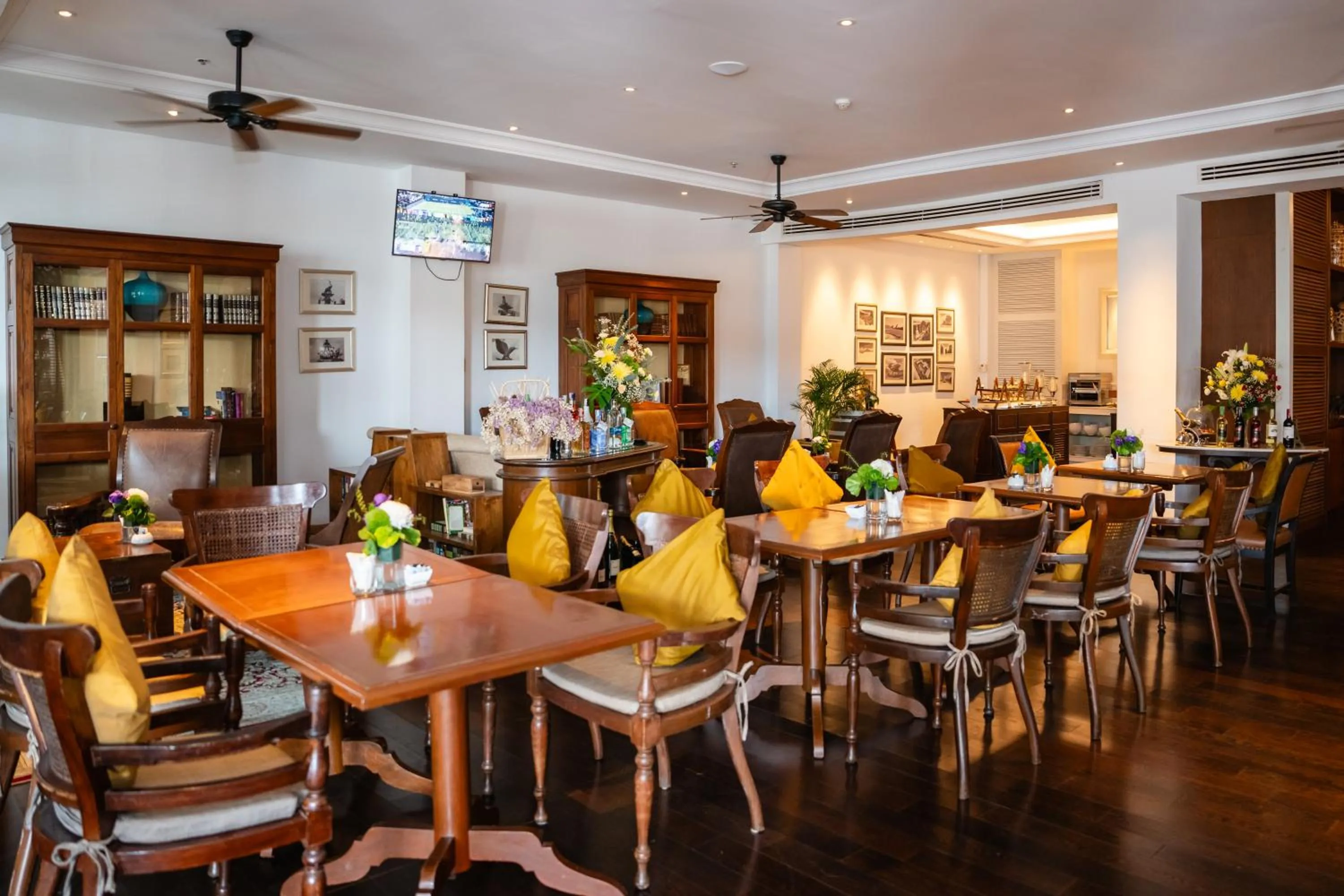 Lounge or bar in Sofitel Krabi Phokeethra Golf and Spa Resort