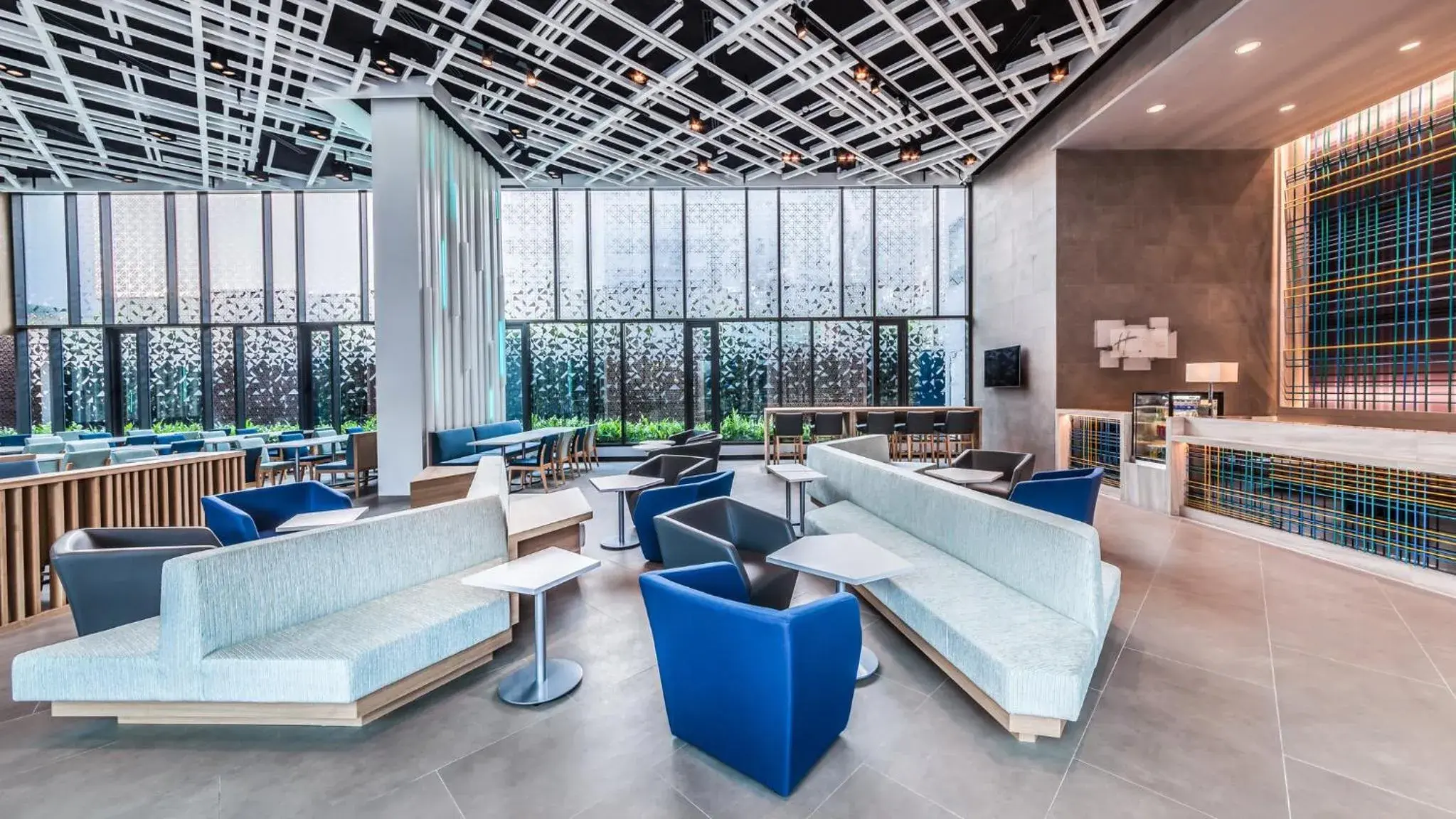 Property building in Holiday Inn Express Bangkok Soi Soonvijai by IHG Property building in Holiday Inn Express Bangkok Soi Soonvijai by IHG