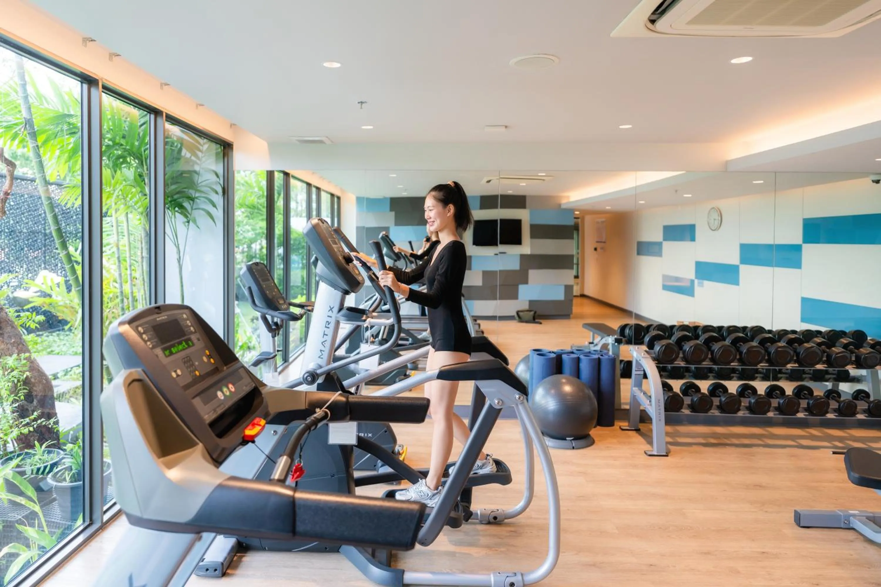 Fitness centre/facilities in Holiday Inn Express Bangkok Soi Soonvijai by IHG