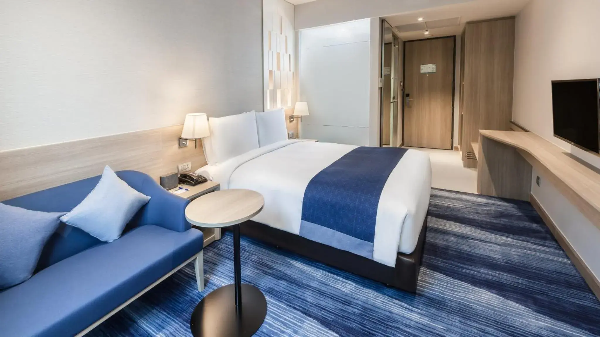 Standard Queen Room - Free Breakfast in Holiday Inn Express Bangkok Soi Soonvijai by IHG Standard Queen Room - Free Breakfast in Holiday Inn Express Bangkok Soi Soonvijai by IHG