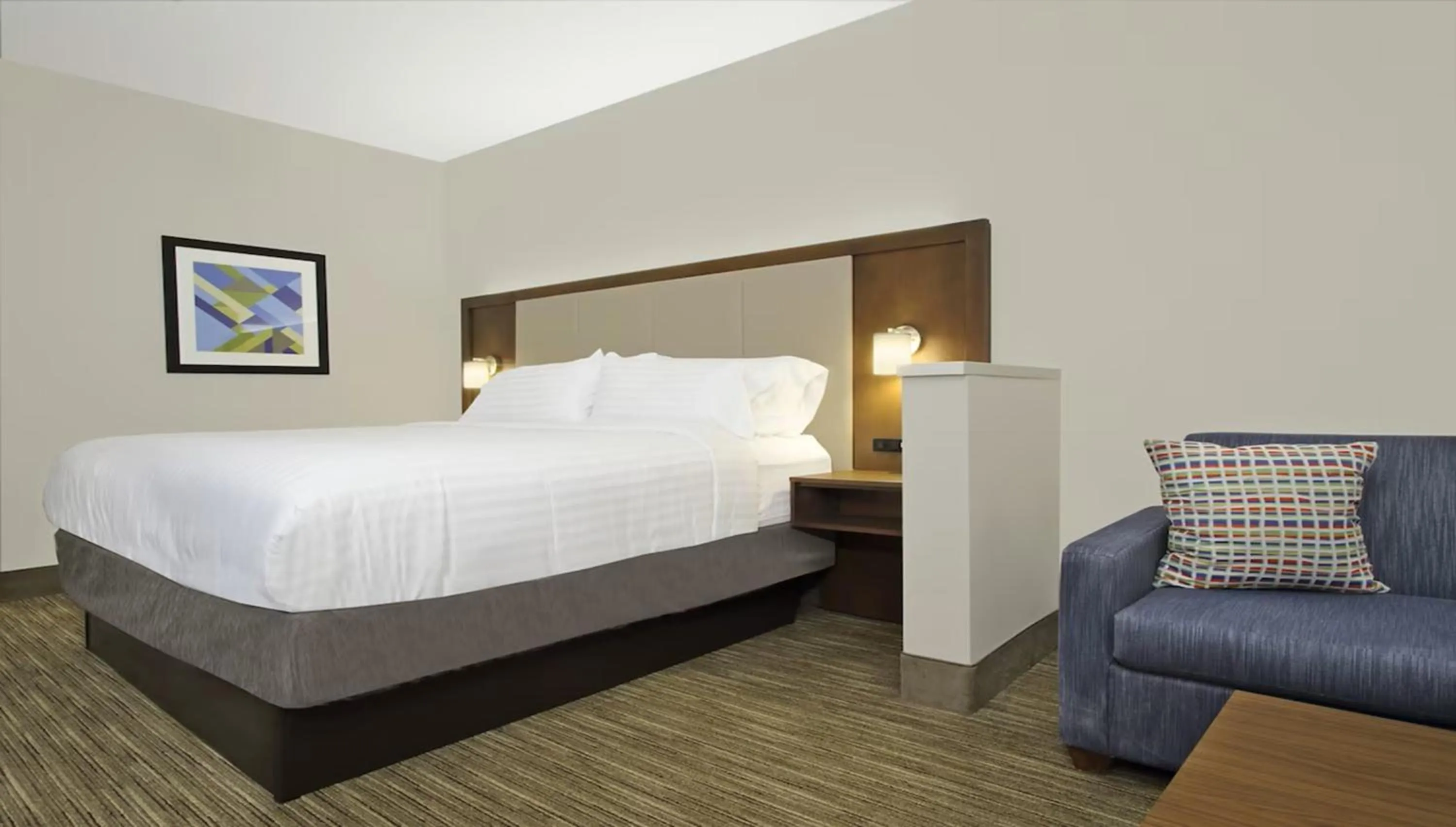 Photo of the whole room, Bed in Holiday Inn Express & Suites Columbus North by IHG