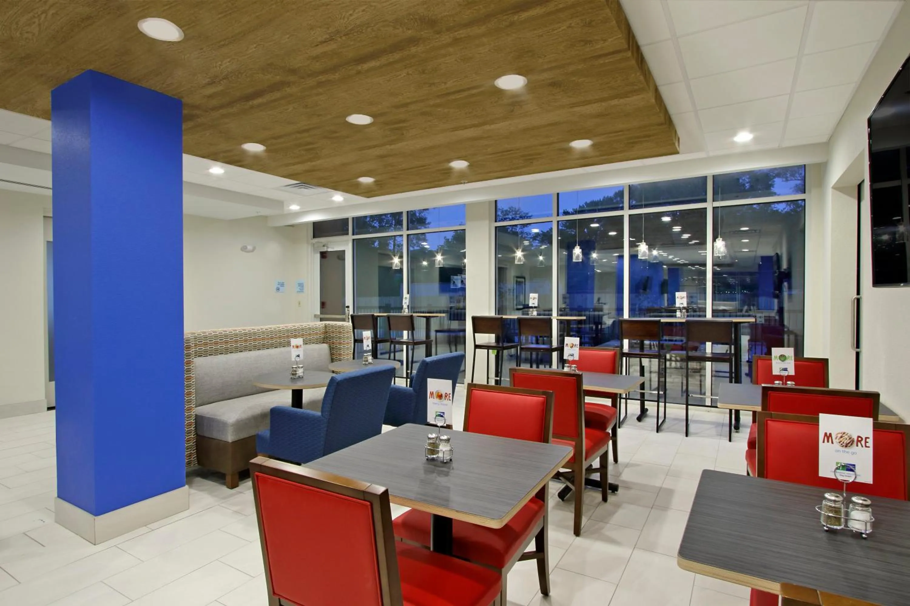 Breakfast in Holiday Inn Express & Suites Columbus North by IHG