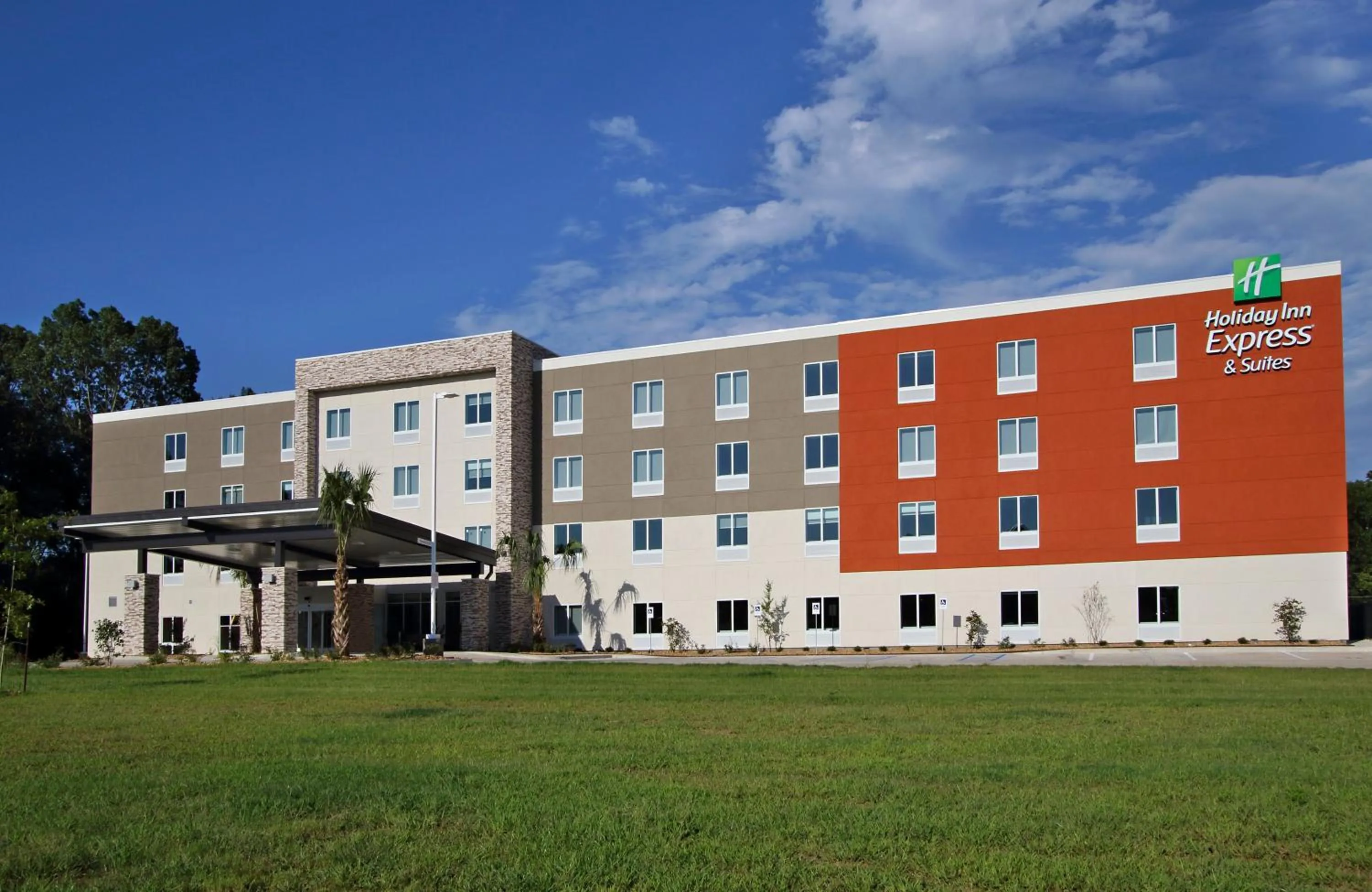 Property building in Holiday Inn Express & Suites Columbus North by IHG