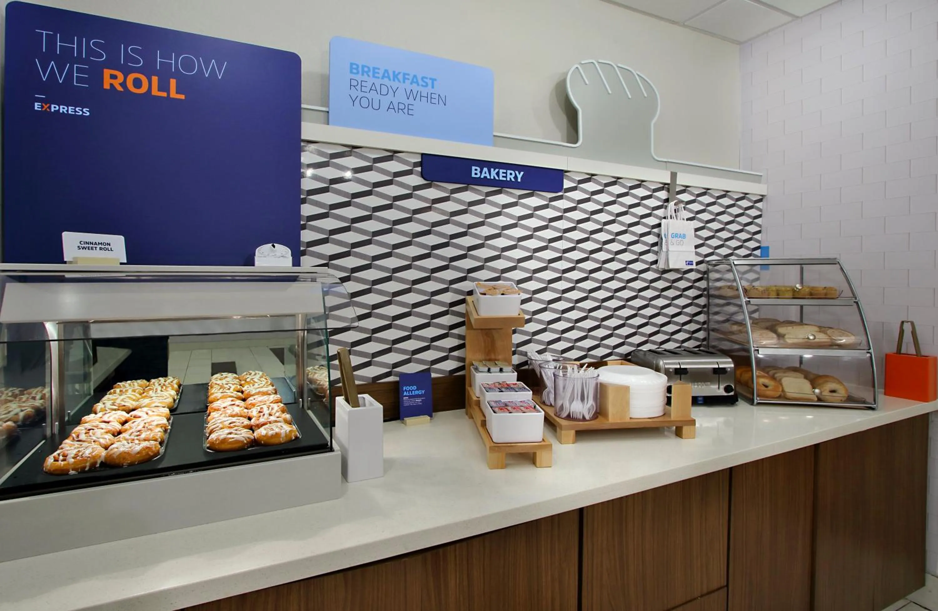 Breakfast in Holiday Inn Express & Suites Columbus North by IHG