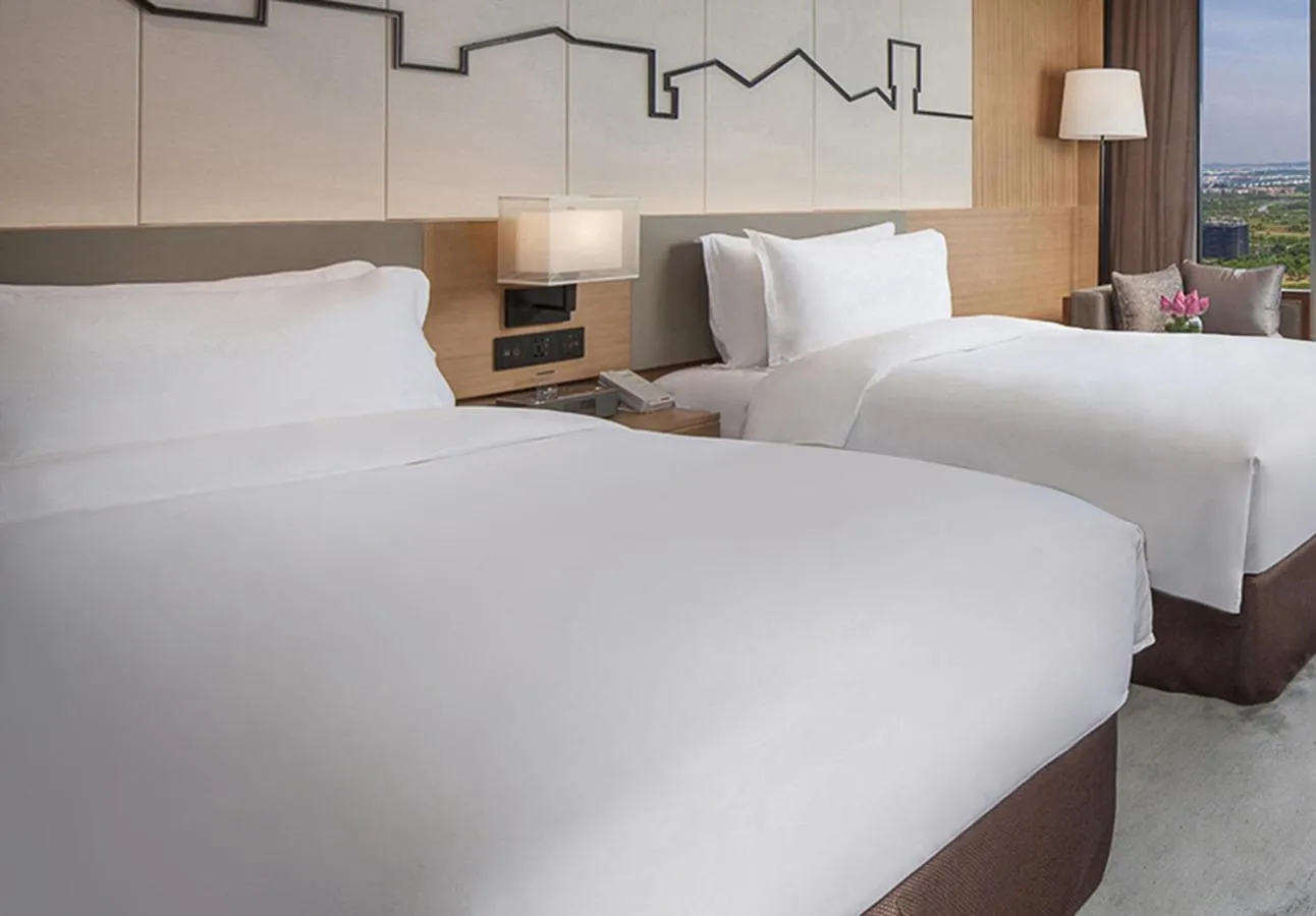 Photo of the whole room, Bed in Holiday Inn Nanjing Qinhuai South by IHG