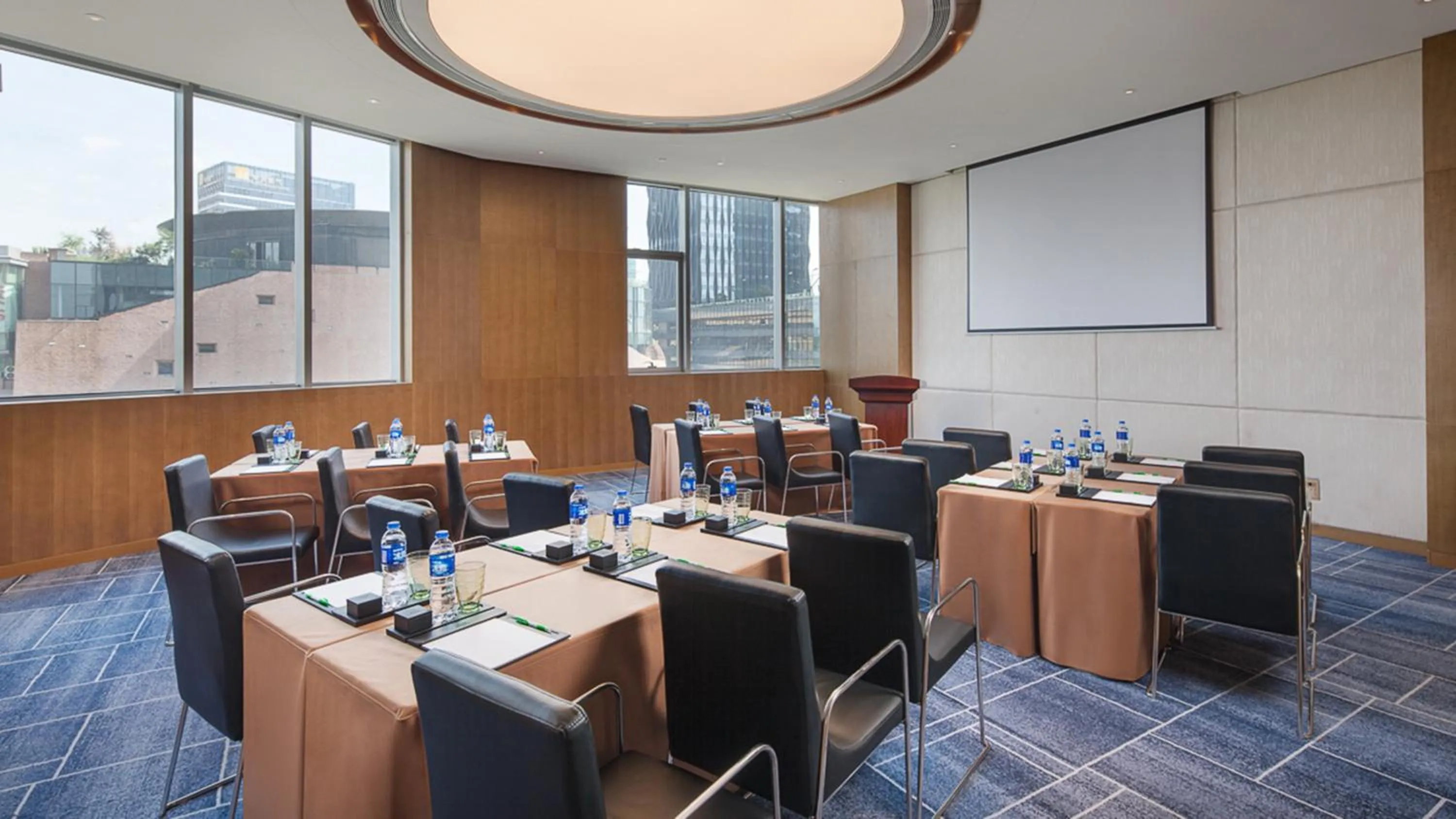 Meeting/conference room in Holiday Inn Nanjing Qinhuai South by IHG