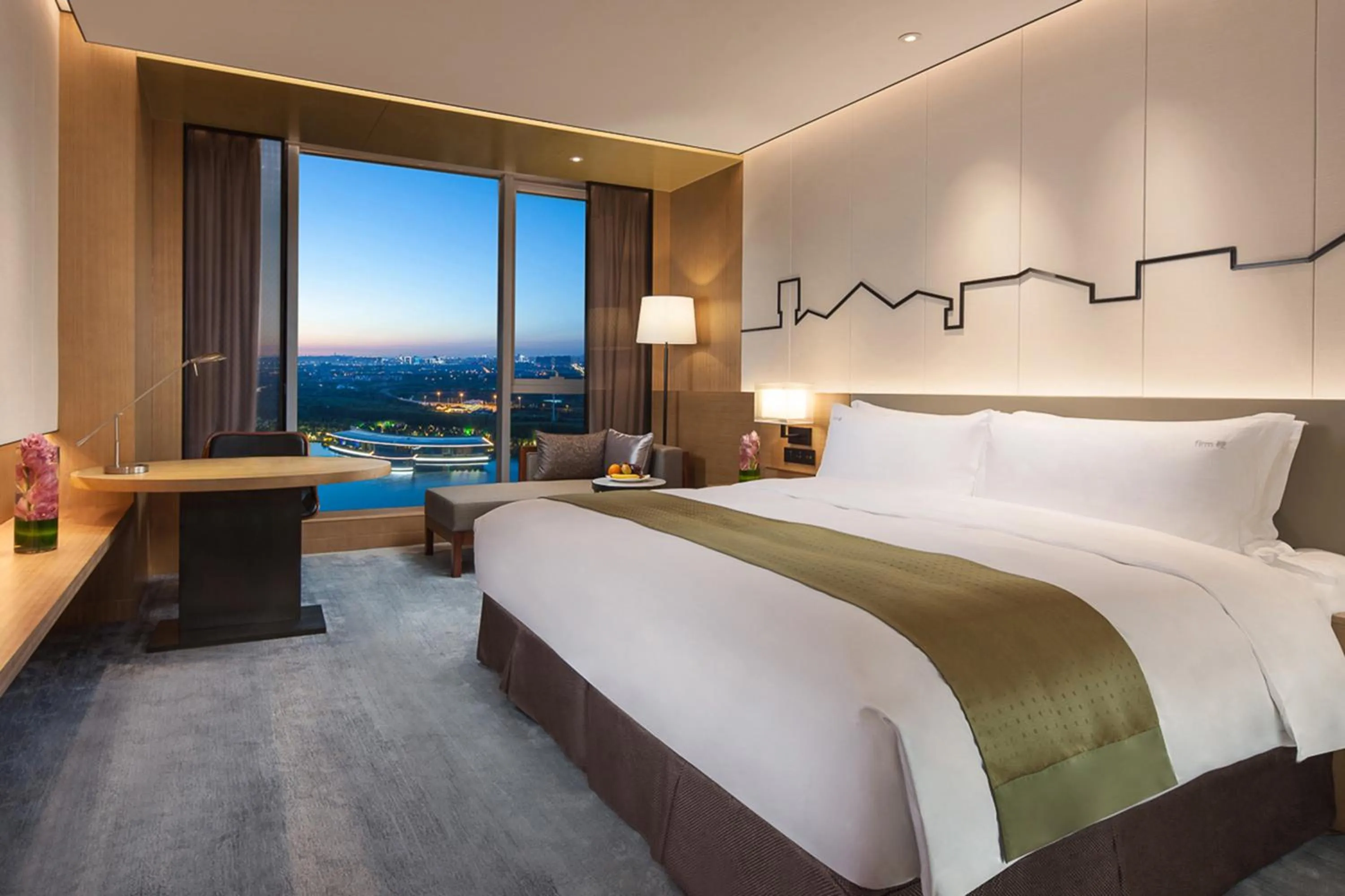 Lake view, Bed in Holiday Inn Nanjing Qinhuai South by IHG