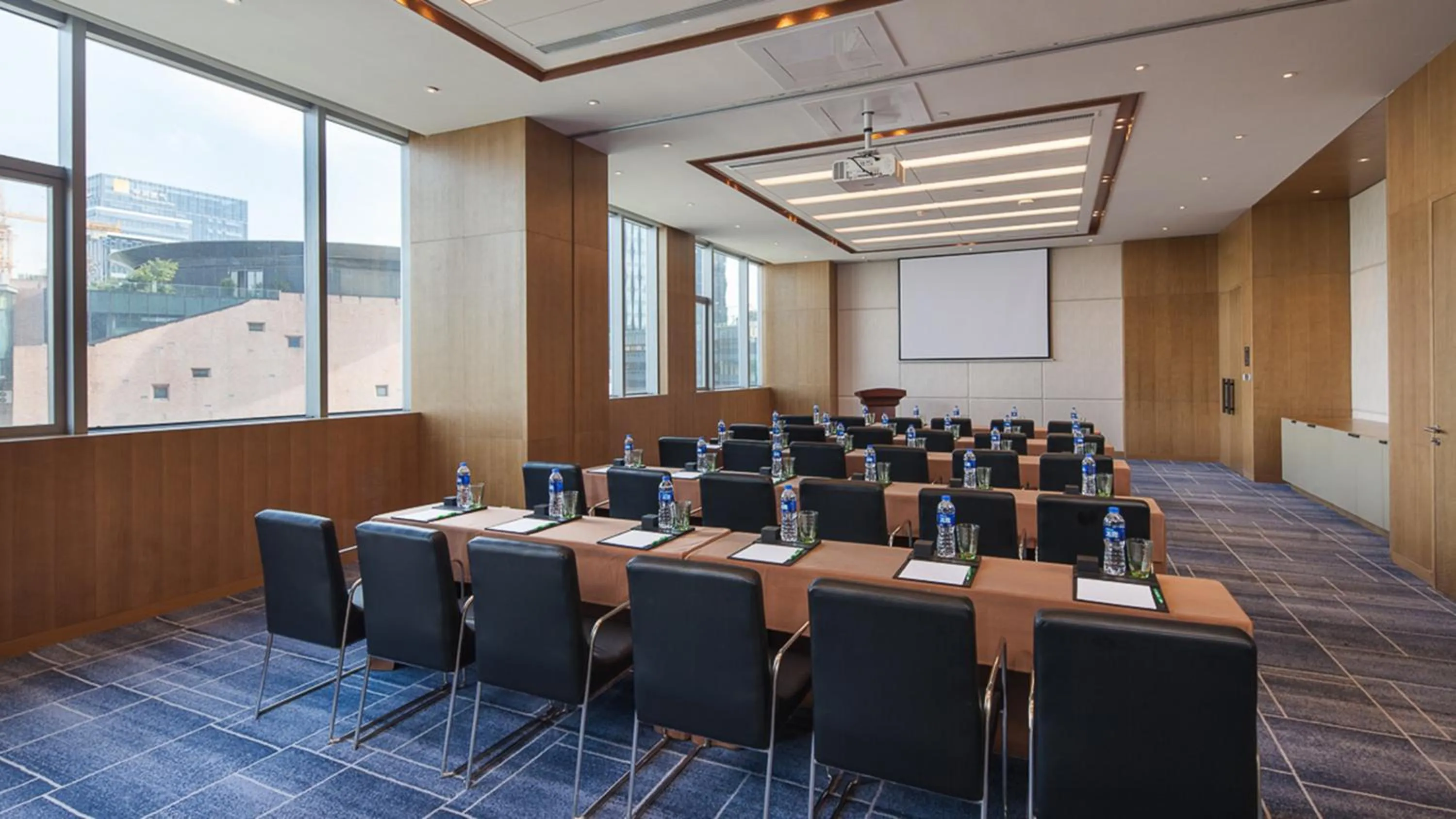 Meeting/conference room in Holiday Inn Nanjing Qinhuai South by IHG