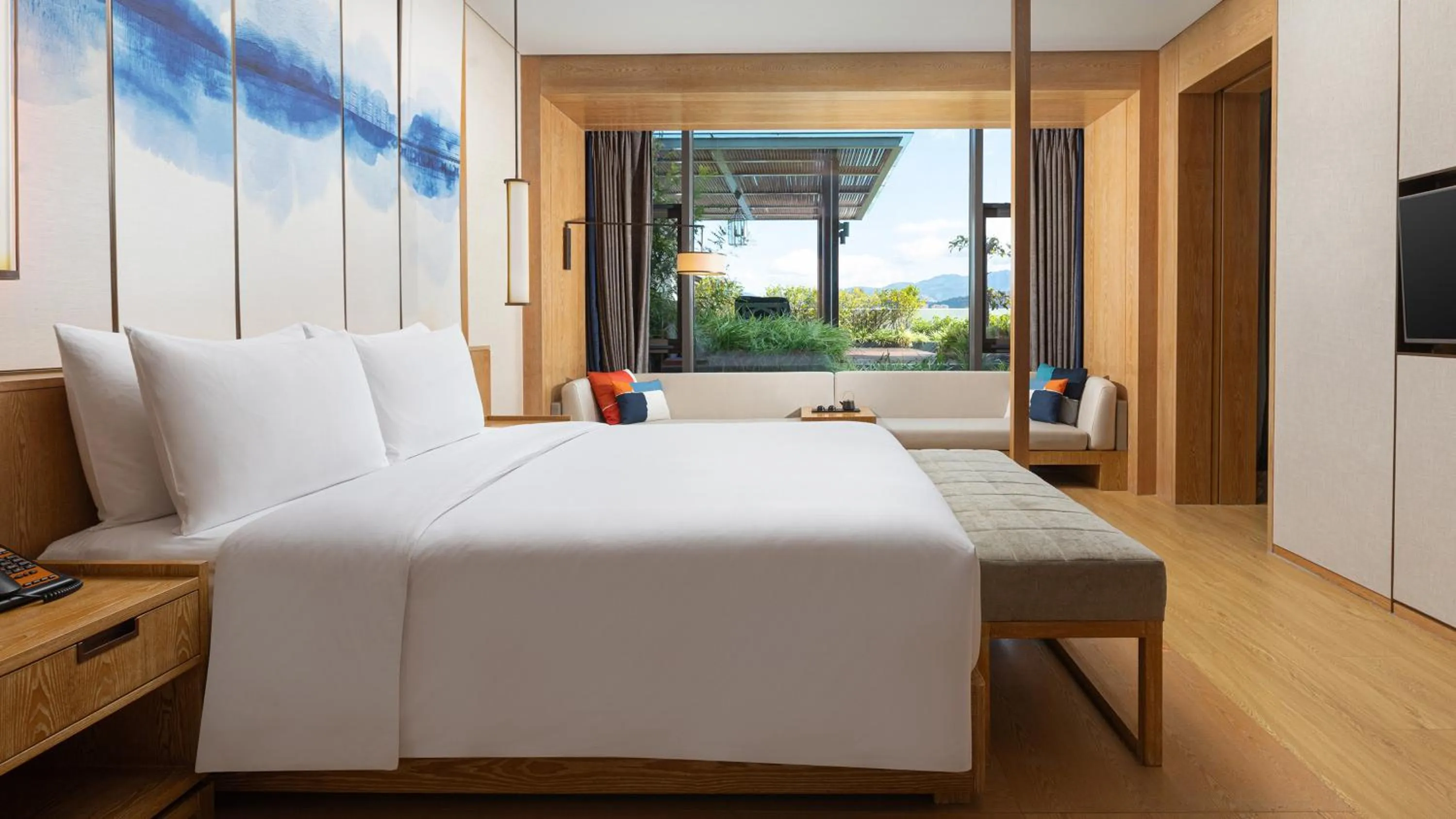 Bedroom, Bed in Hotel Indigo Dali Erhai by IHG