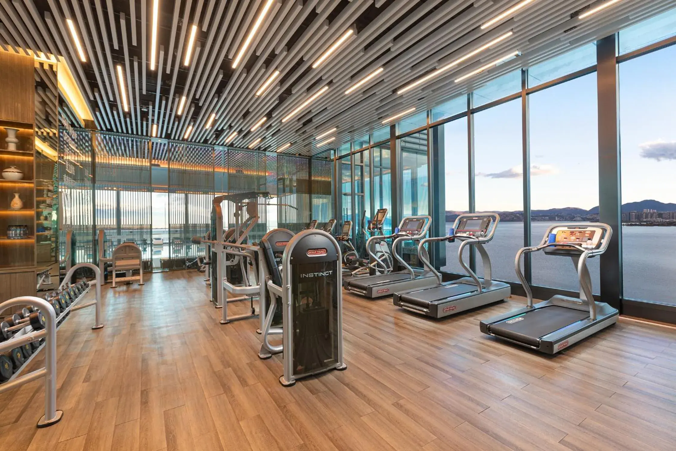 Fitness centre/facilities in Hotel Indigo Dali Erhai by IHG Fitness centre/facilities in Hotel Indigo Dali Erhai by IHG