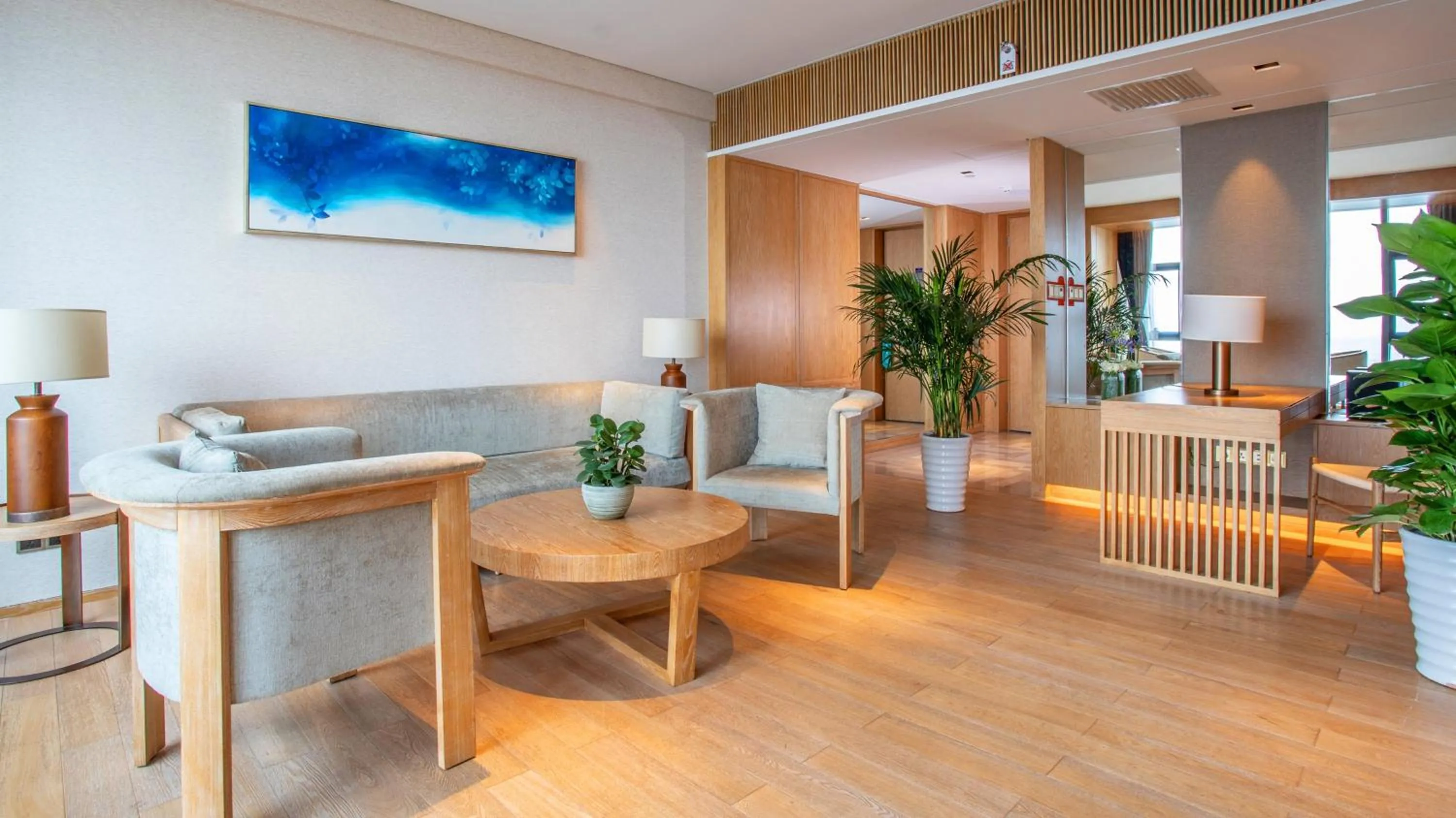 Photo of the whole room in Hotel Indigo Dali Erhai by IHG