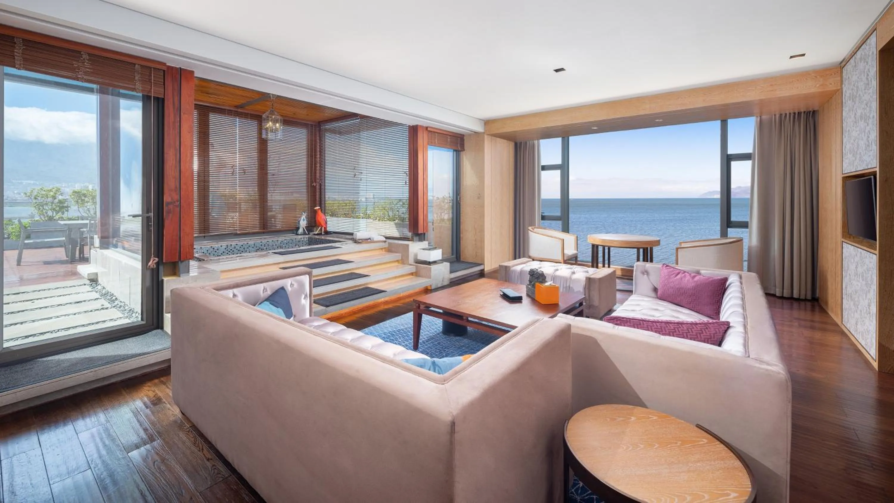 Photo of the whole room in Hotel Indigo Dali Erhai by IHG