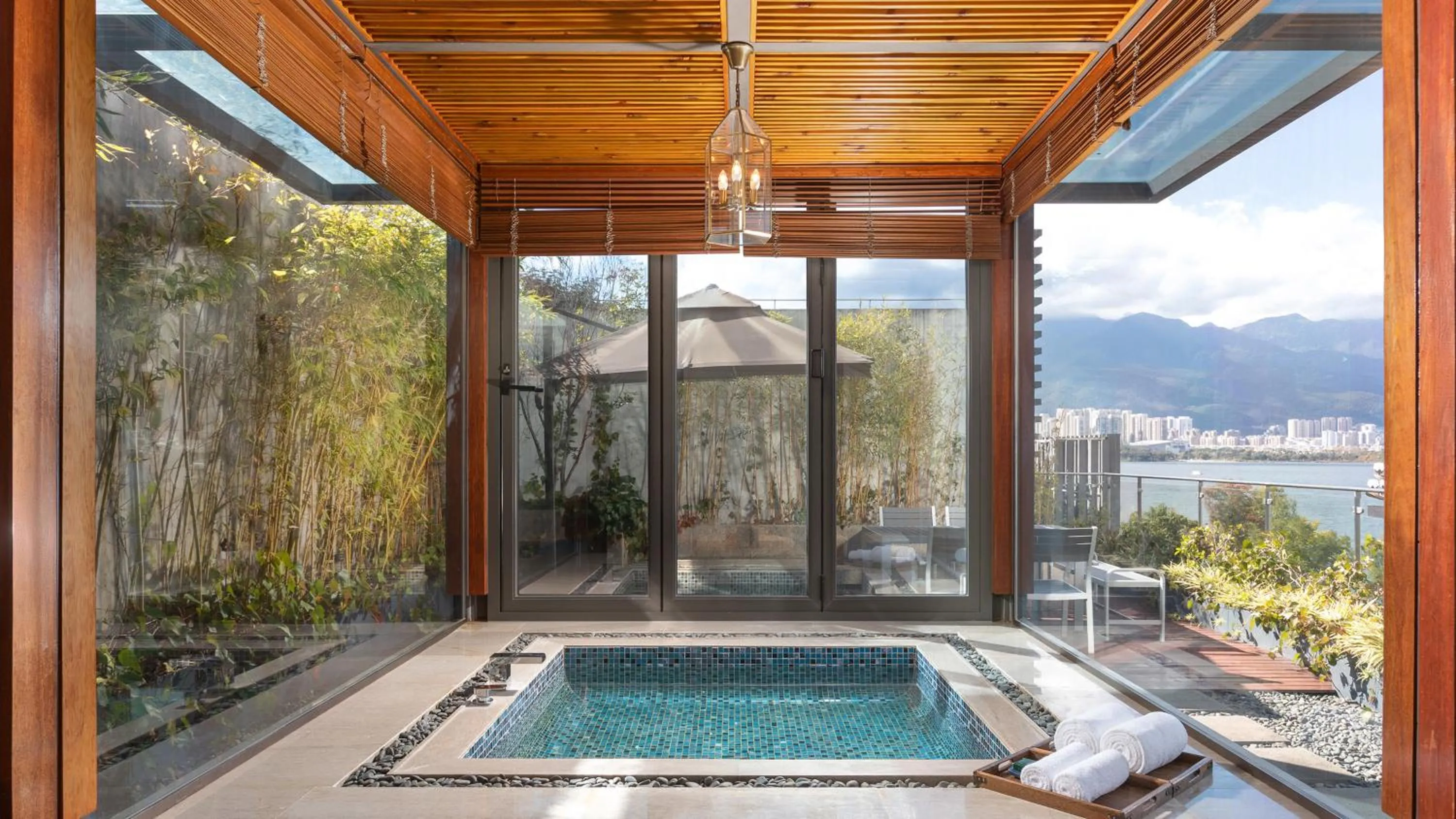 Bedroom in Hotel Indigo Dali Erhai by IHG