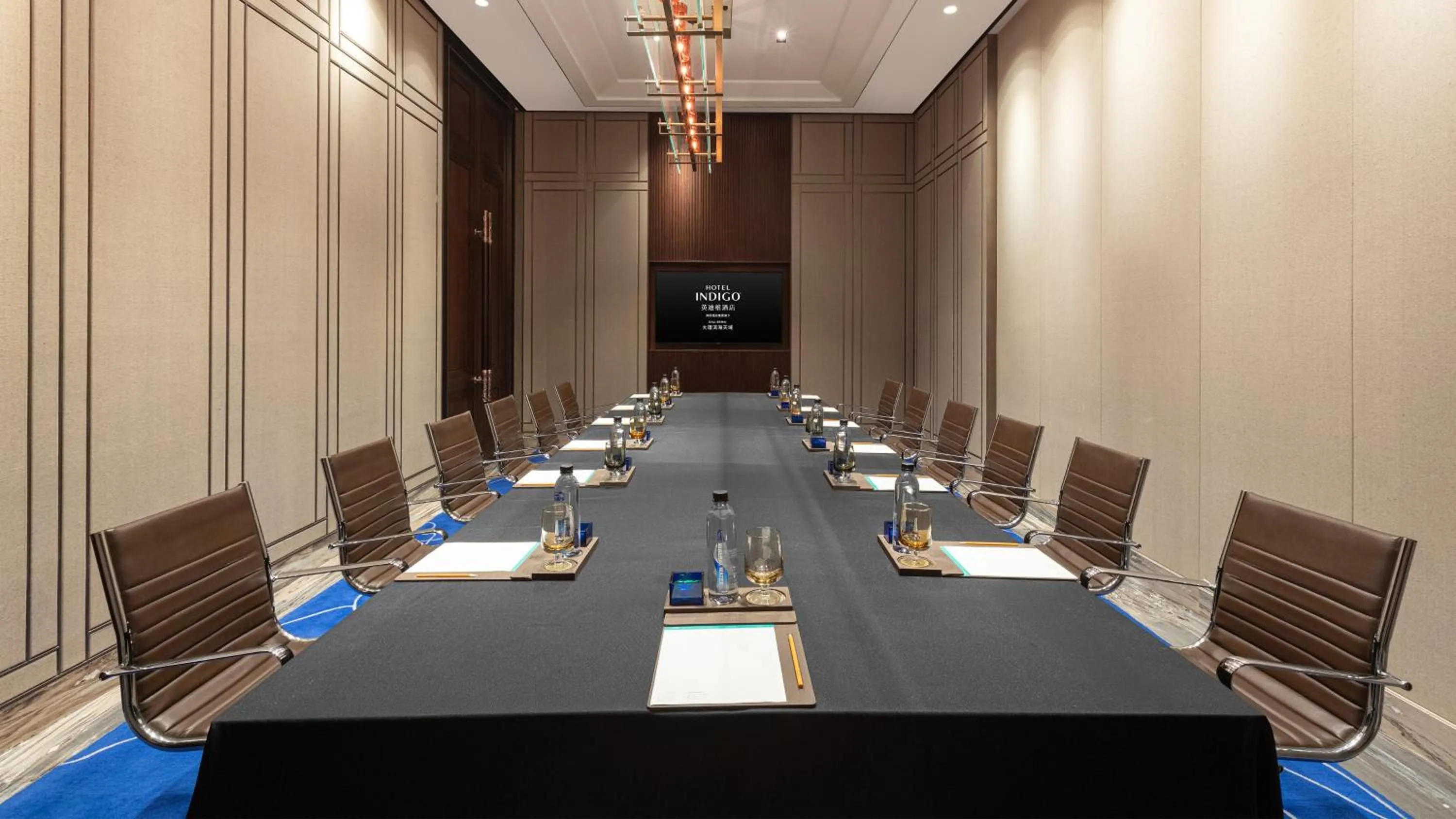 Meeting/conference room in Hotel Indigo Dali Erhai by IHG