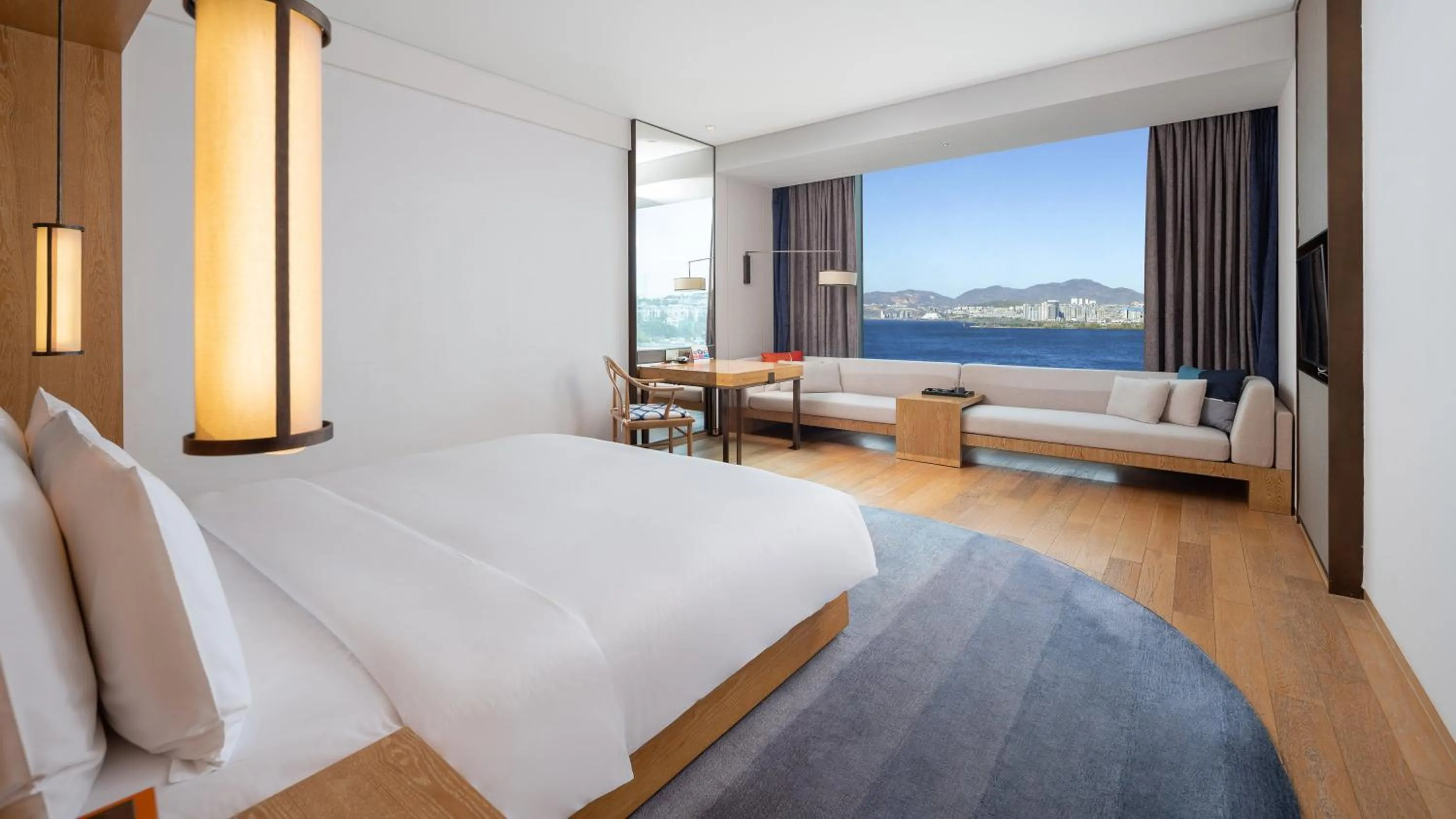 Photo of the whole room, Bed in Hotel Indigo Dali Erhai by IHG