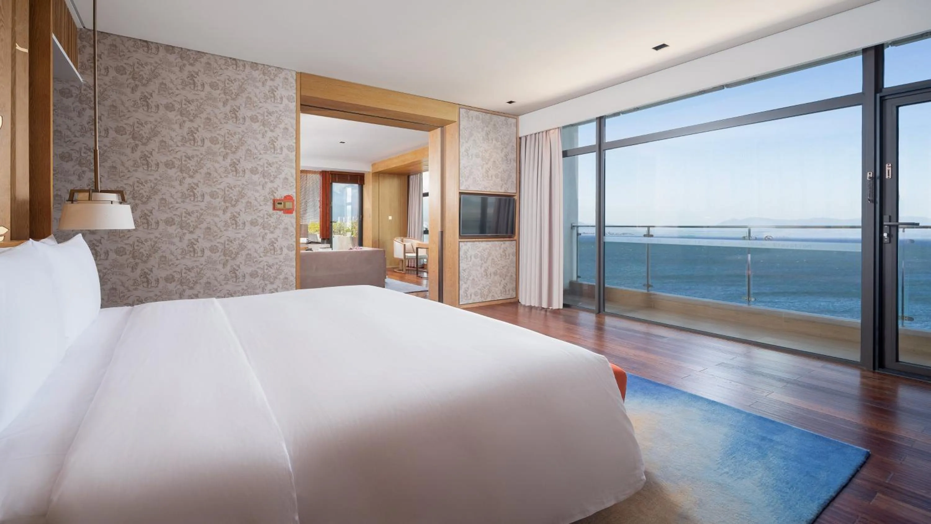 Bedroom, Bed in Hotel Indigo Dali Erhai by IHG