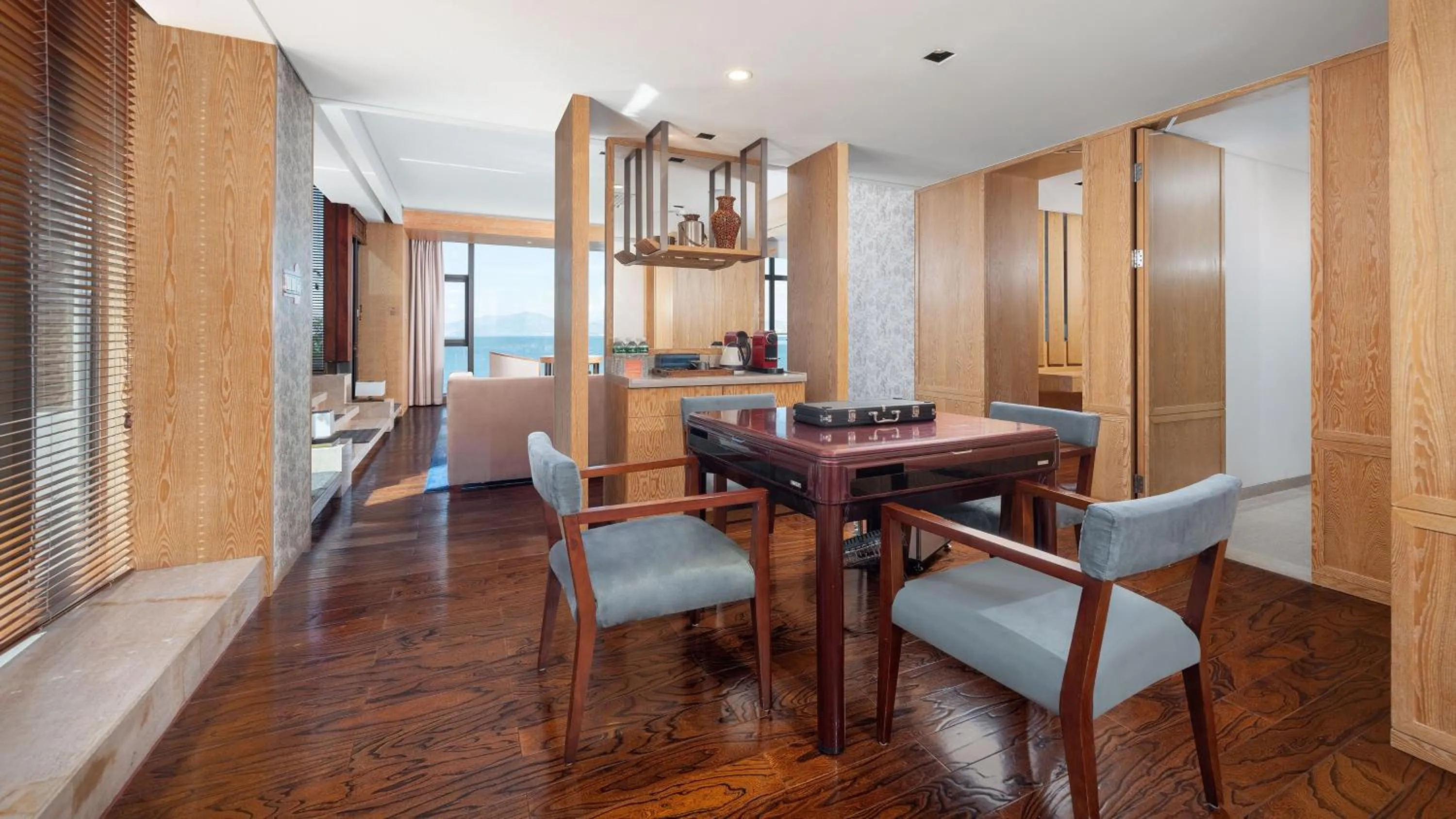 Bedroom in Hotel Indigo Dali Erhai by IHG