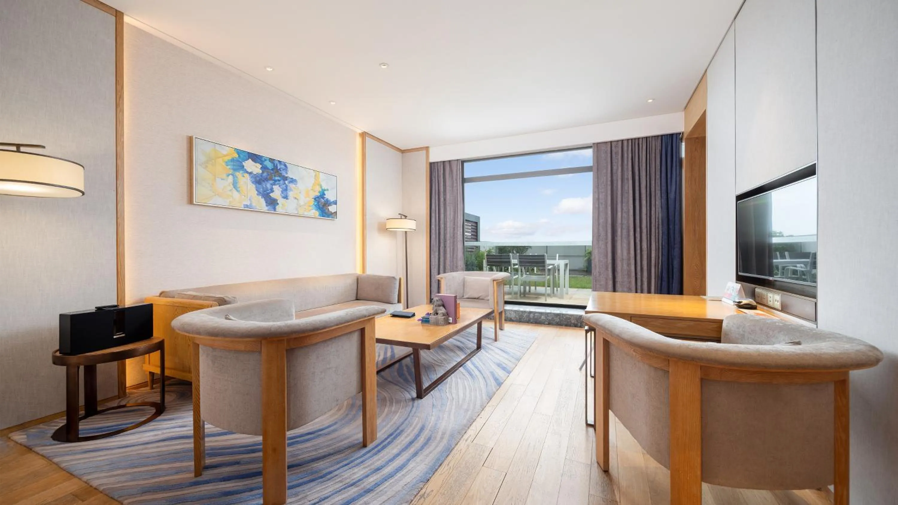 Living room in Hotel Indigo Dali Erhai by IHG