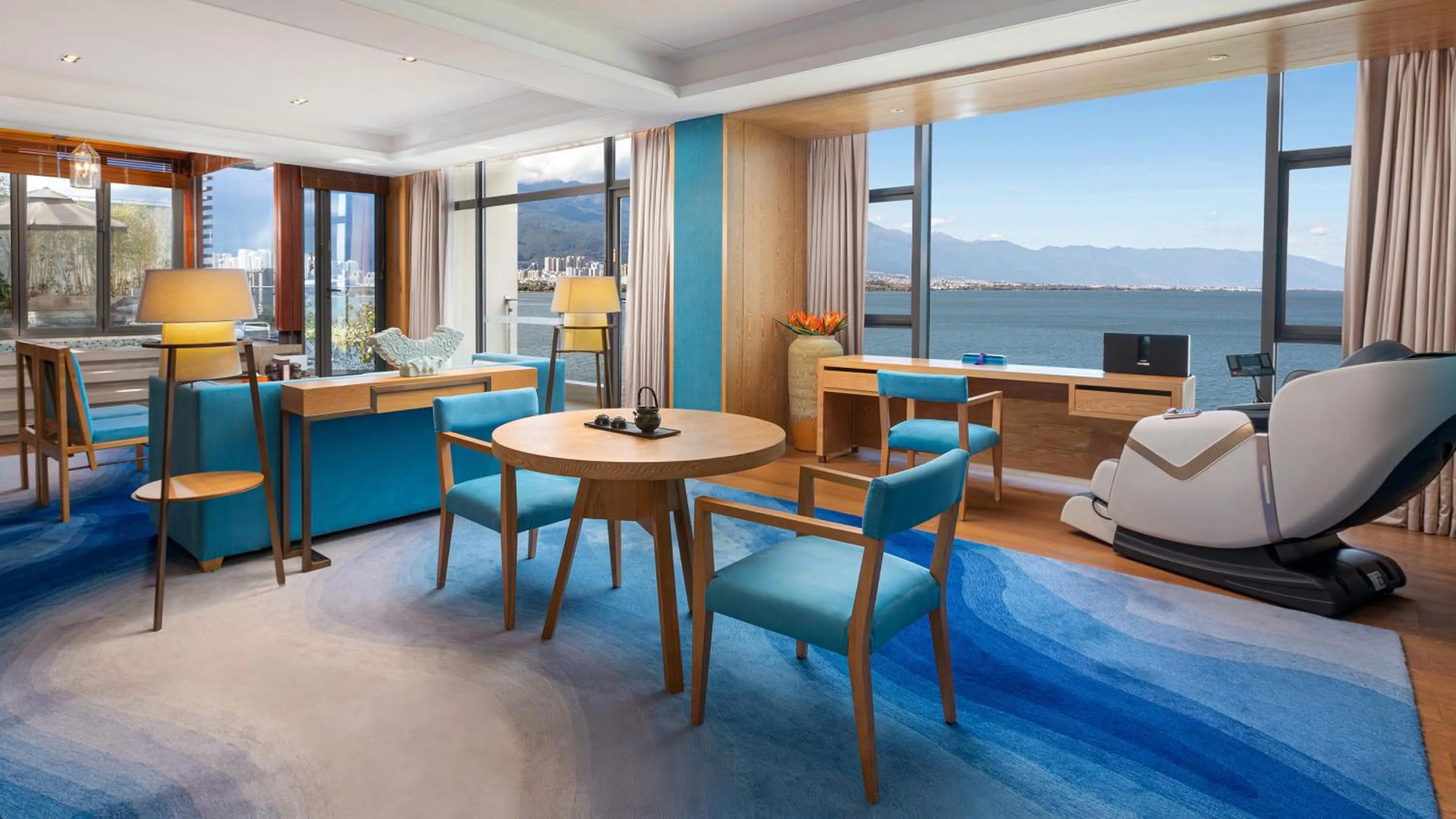 Bedroom in Hotel Indigo Dali Erhai by IHG