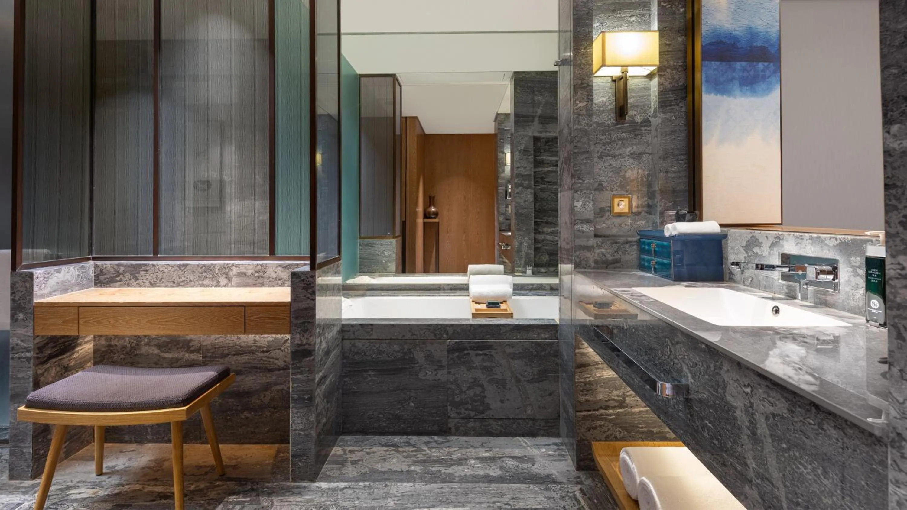 Photo of the whole room in Hotel Indigo Dali Erhai by IHG