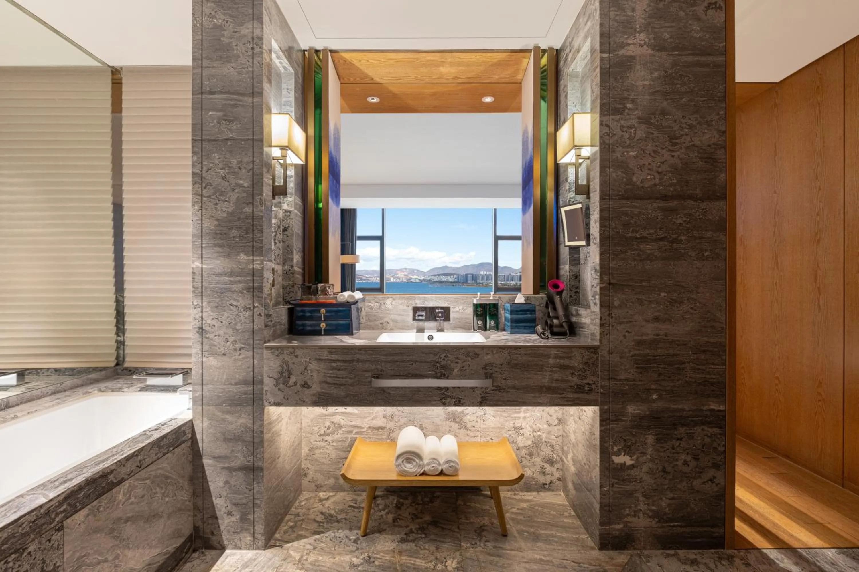 Bathroom in Hotel Indigo Dali Erhai by IHG