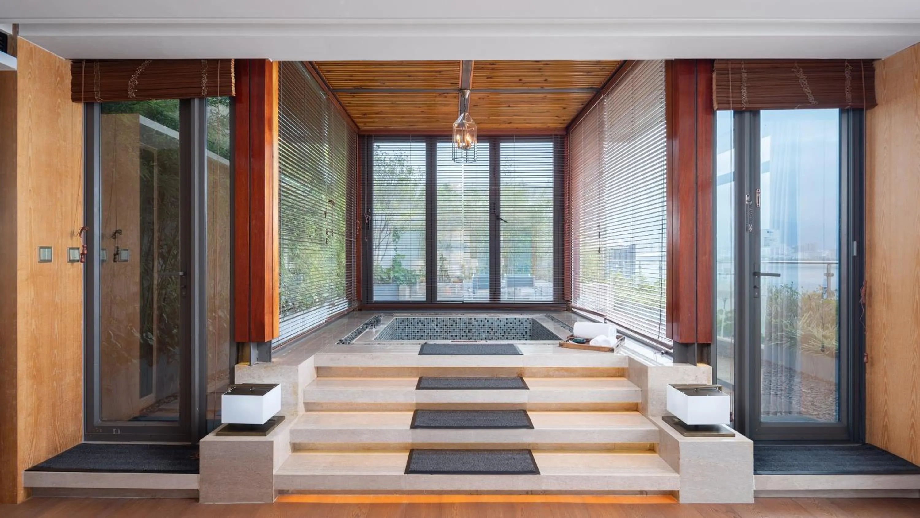 Bedroom in Hotel Indigo Dali Erhai by IHG