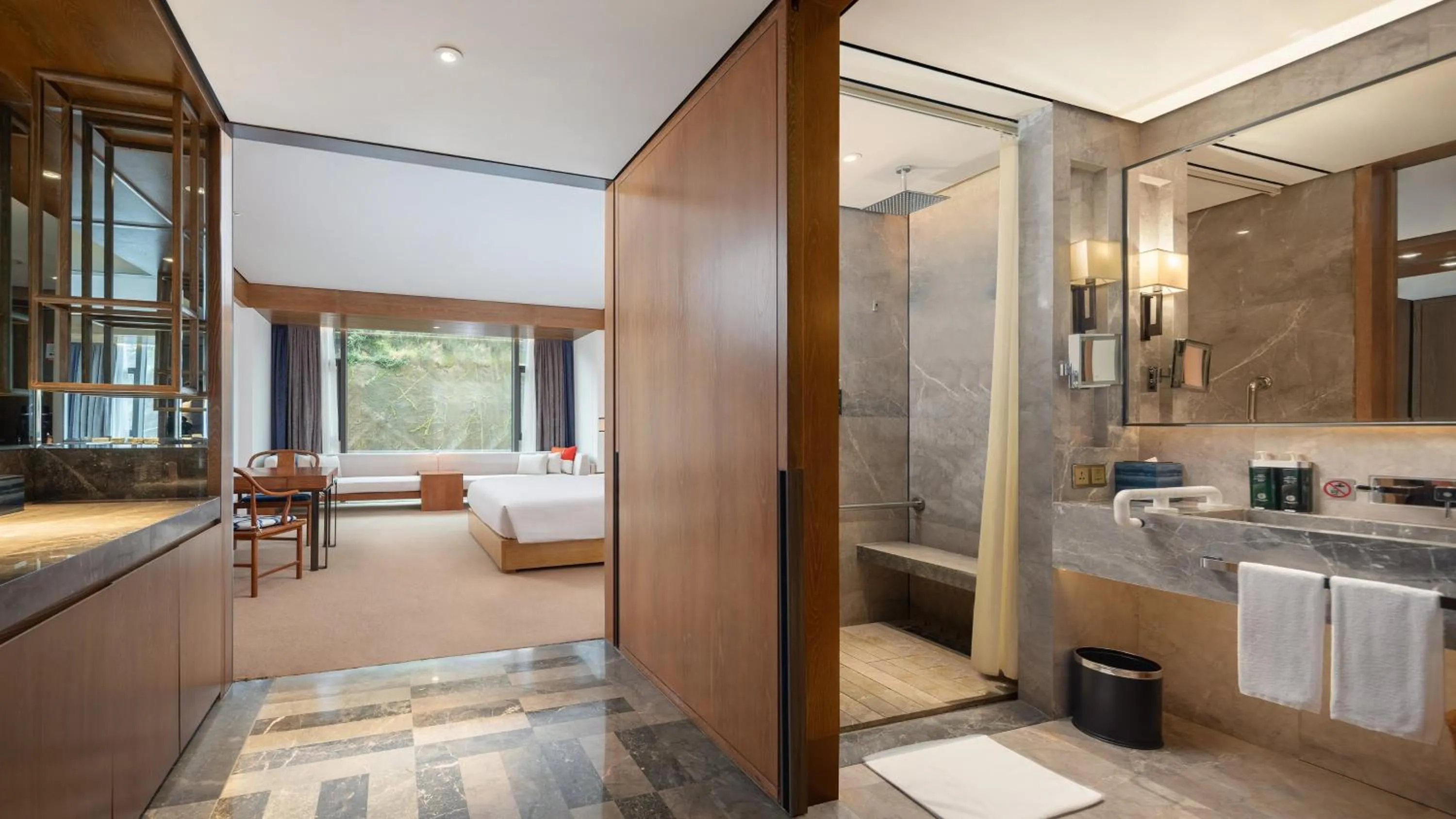 Photo of the whole room, Bed in Hotel Indigo Dali Erhai by IHG