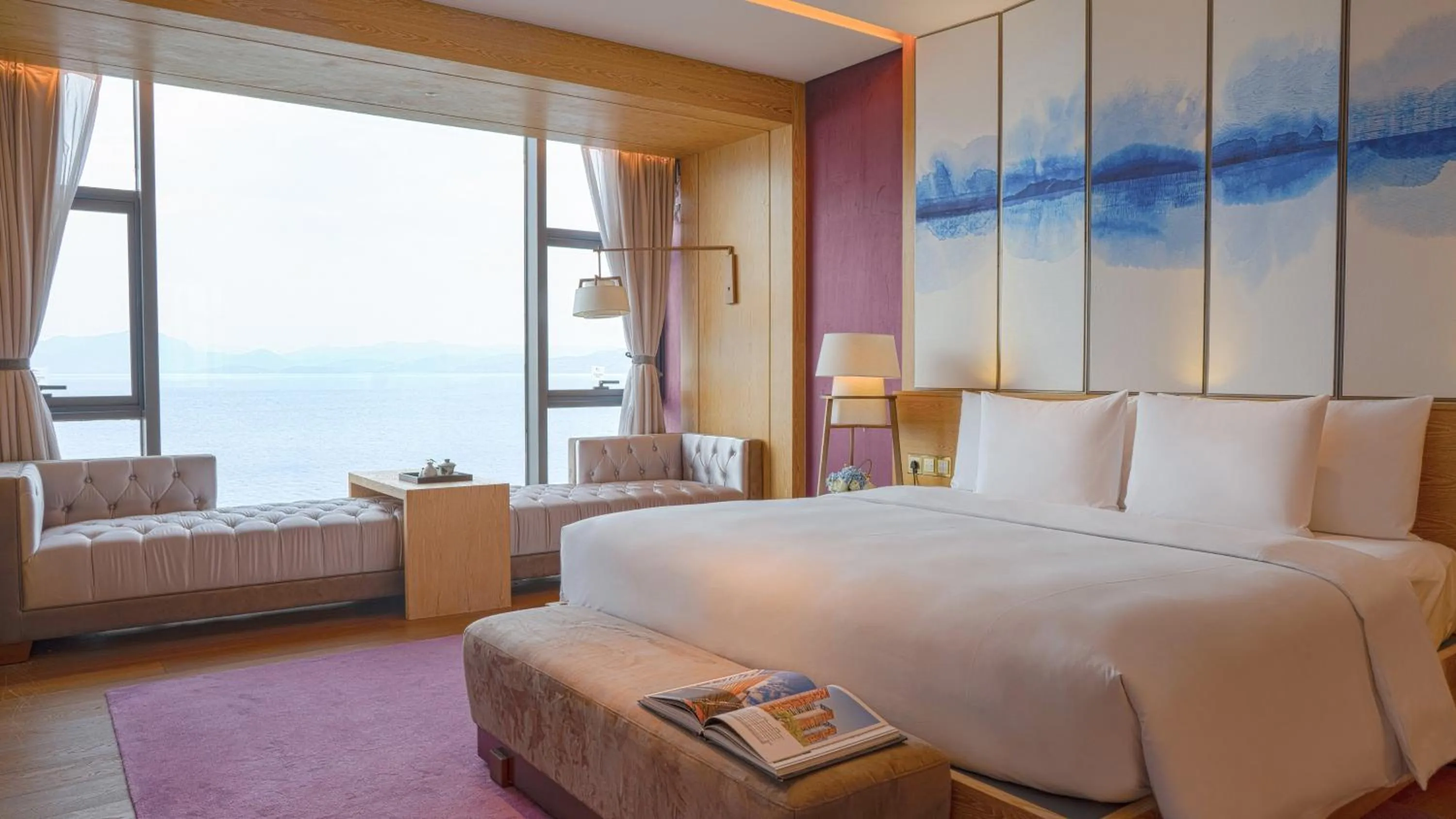 Bedroom, Bed in Hotel Indigo Dali Erhai by IHG