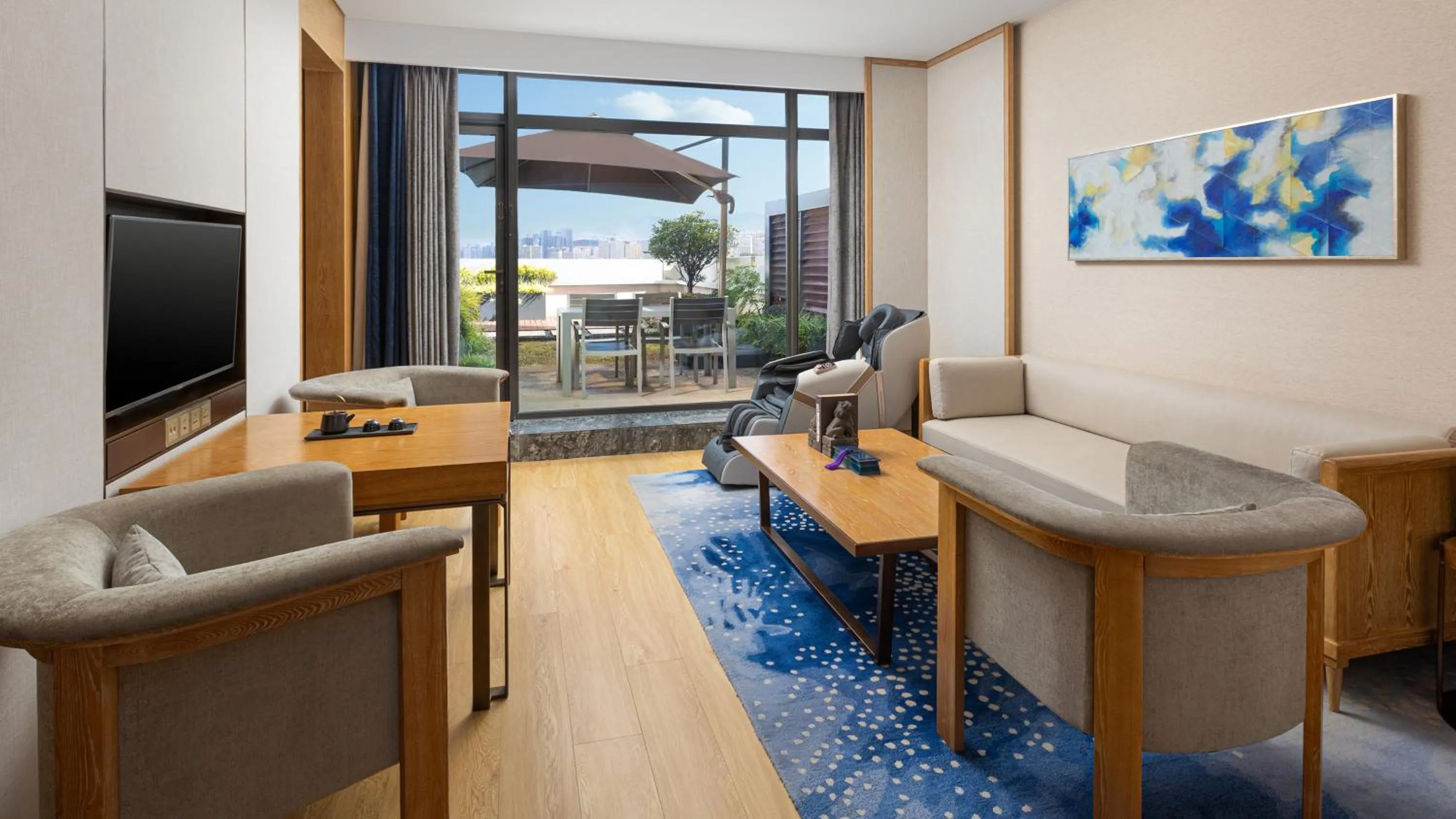 Bedroom in Hotel Indigo Dali Erhai by IHG