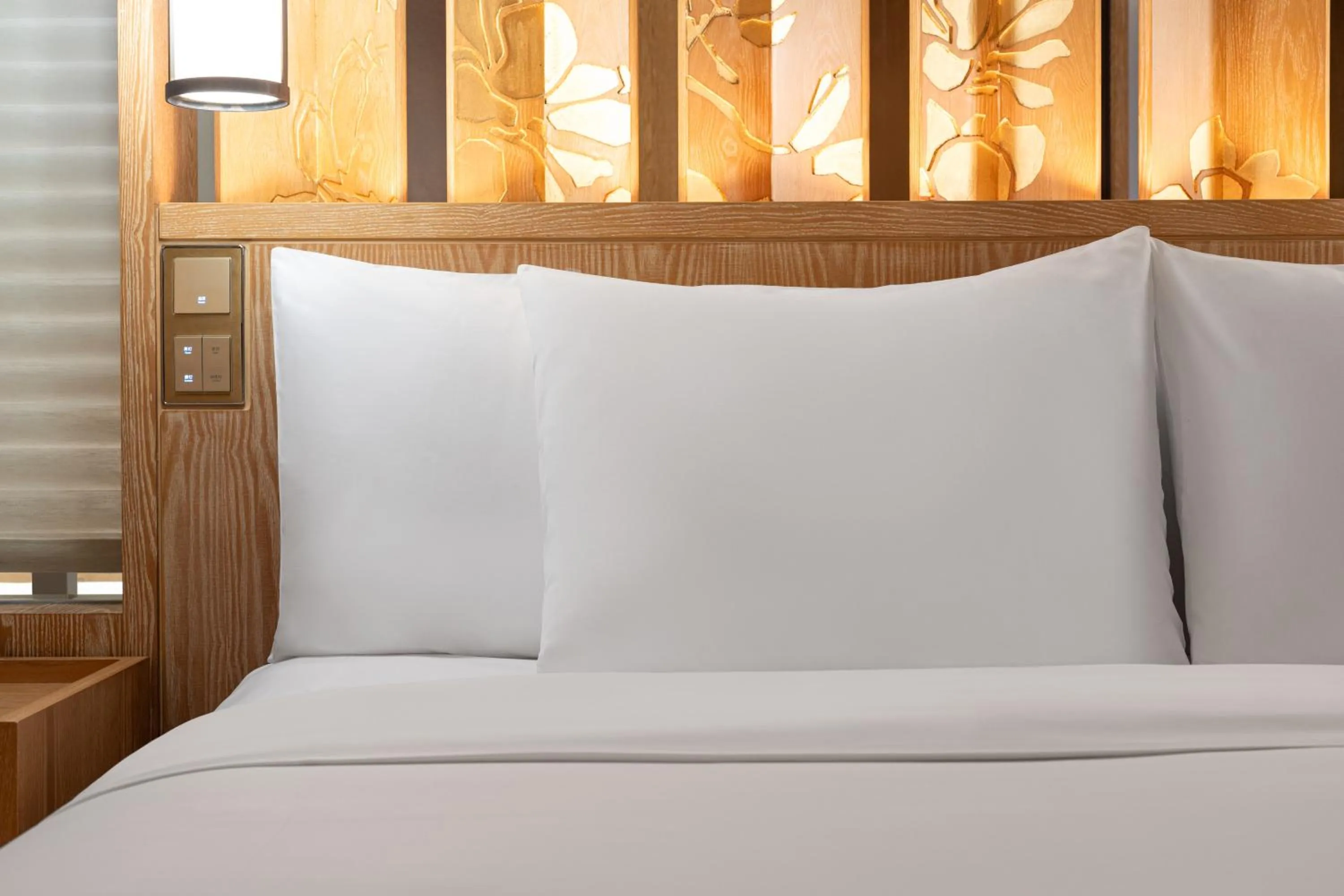 Bed in Hotel Indigo Dali Erhai by IHG