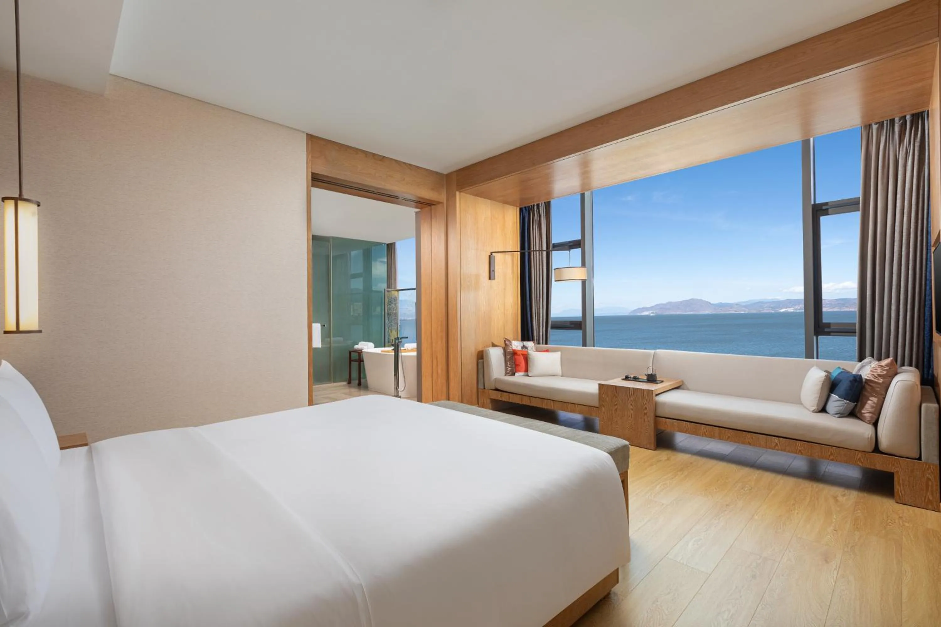 Lake view, Bed in Hotel Indigo Dali Erhai by IHG