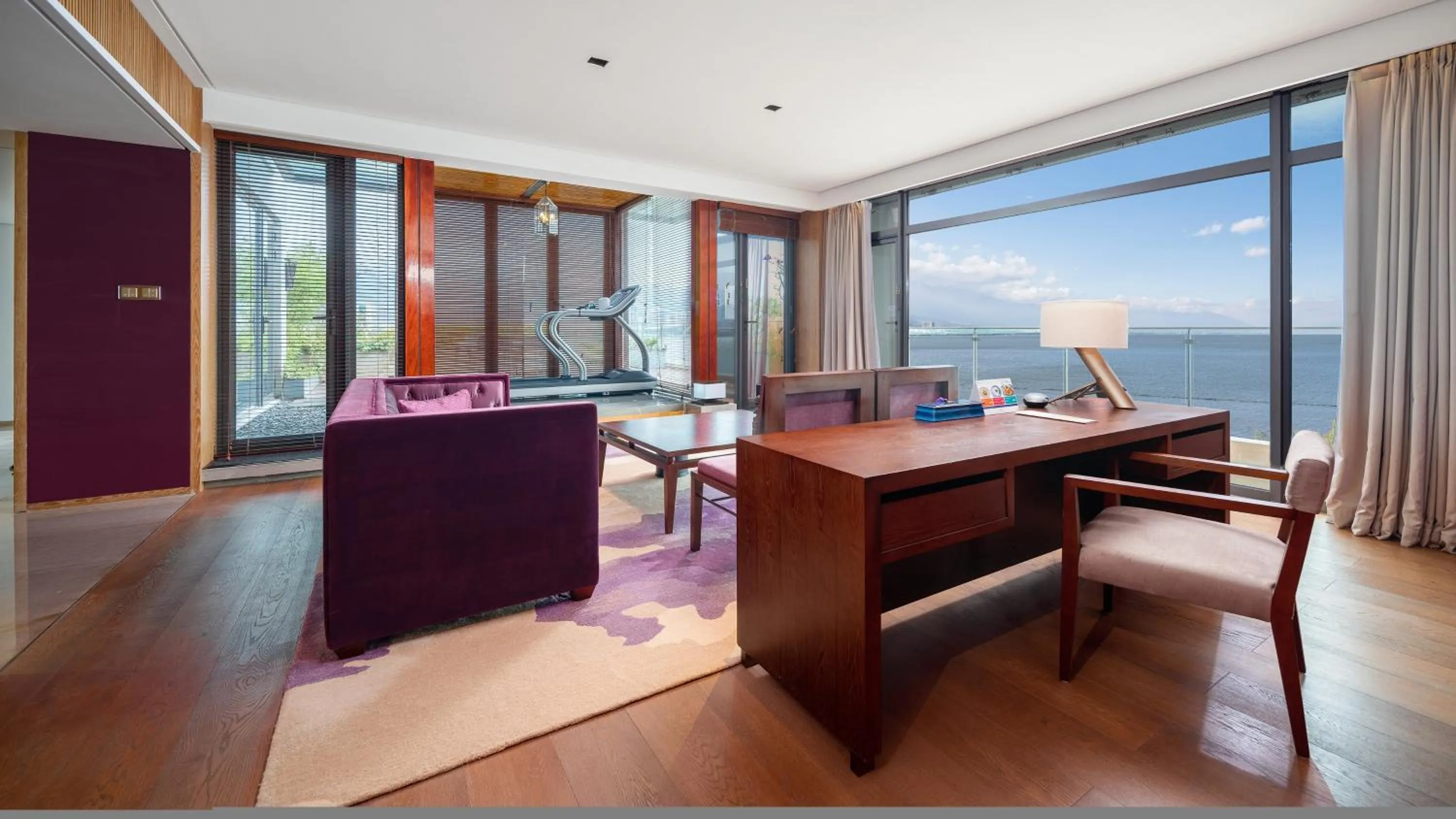 Bedroom in Hotel Indigo Dali Erhai by IHG