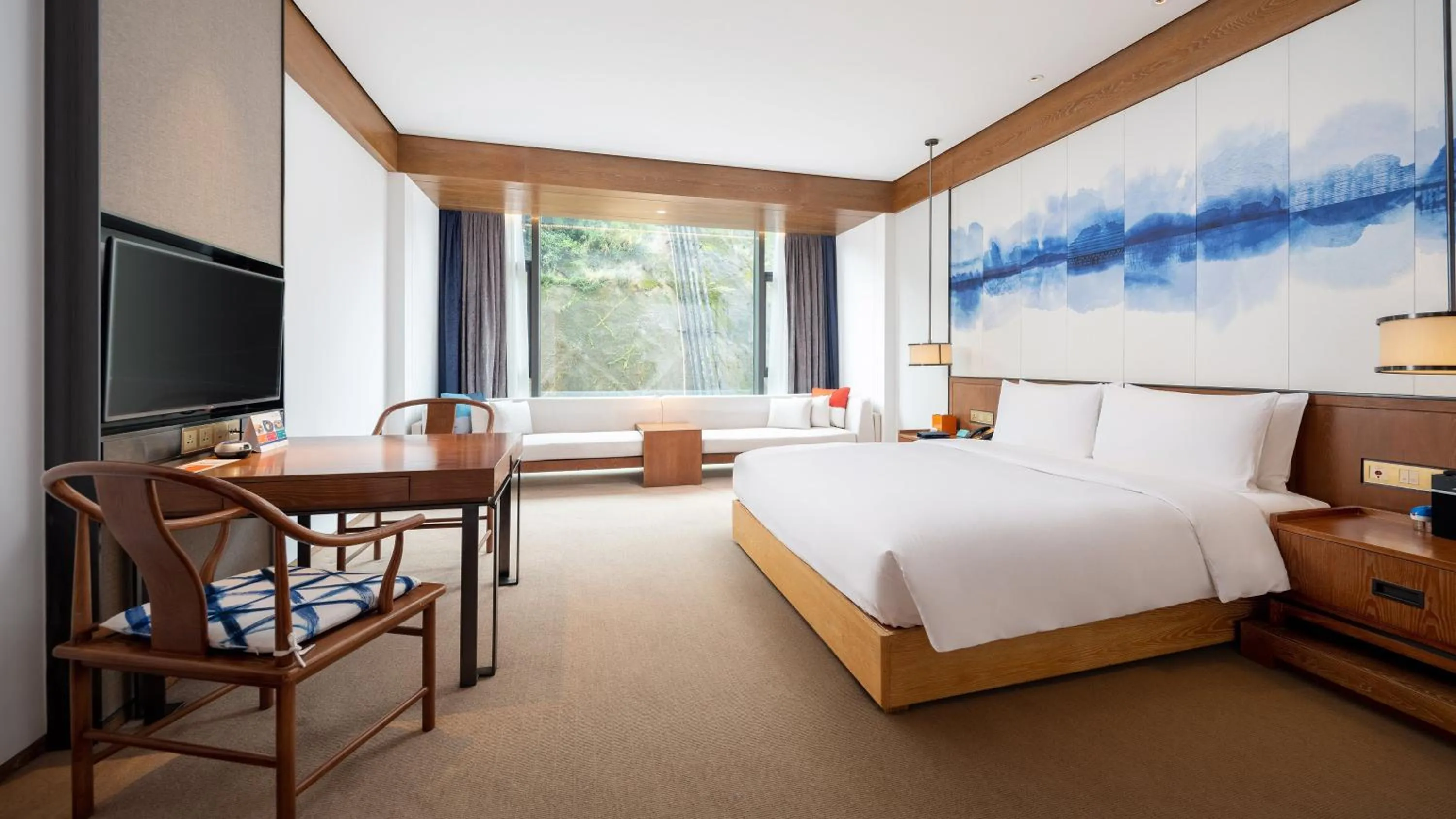 Photo of the whole room, Bed in Hotel Indigo Dali Erhai by IHG