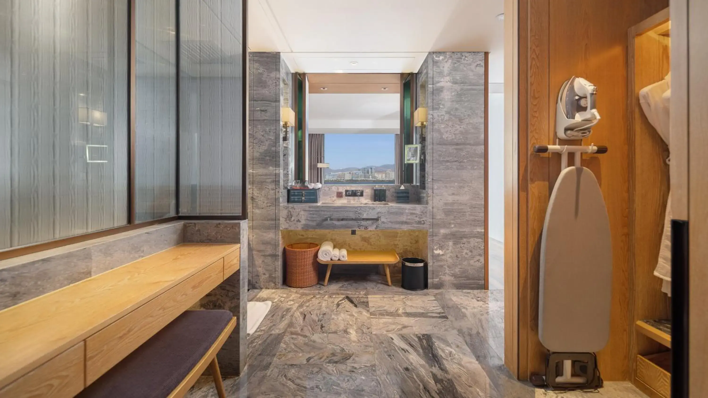 Standard Double Room with Two Double Beds and Lake View in Hotel Indigo Dali Erhai by IHG Standard Double Room with Two Double Beds and Lake View in Hotel Indigo Dali Erhai by IHG