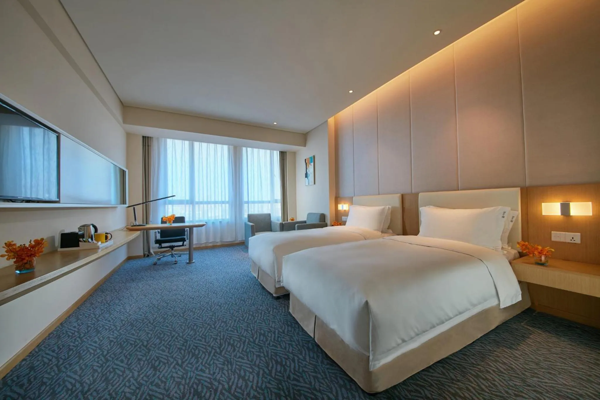 Photo of the whole room, Bed in Holiday Inn Express Nantong Textile City by IHG