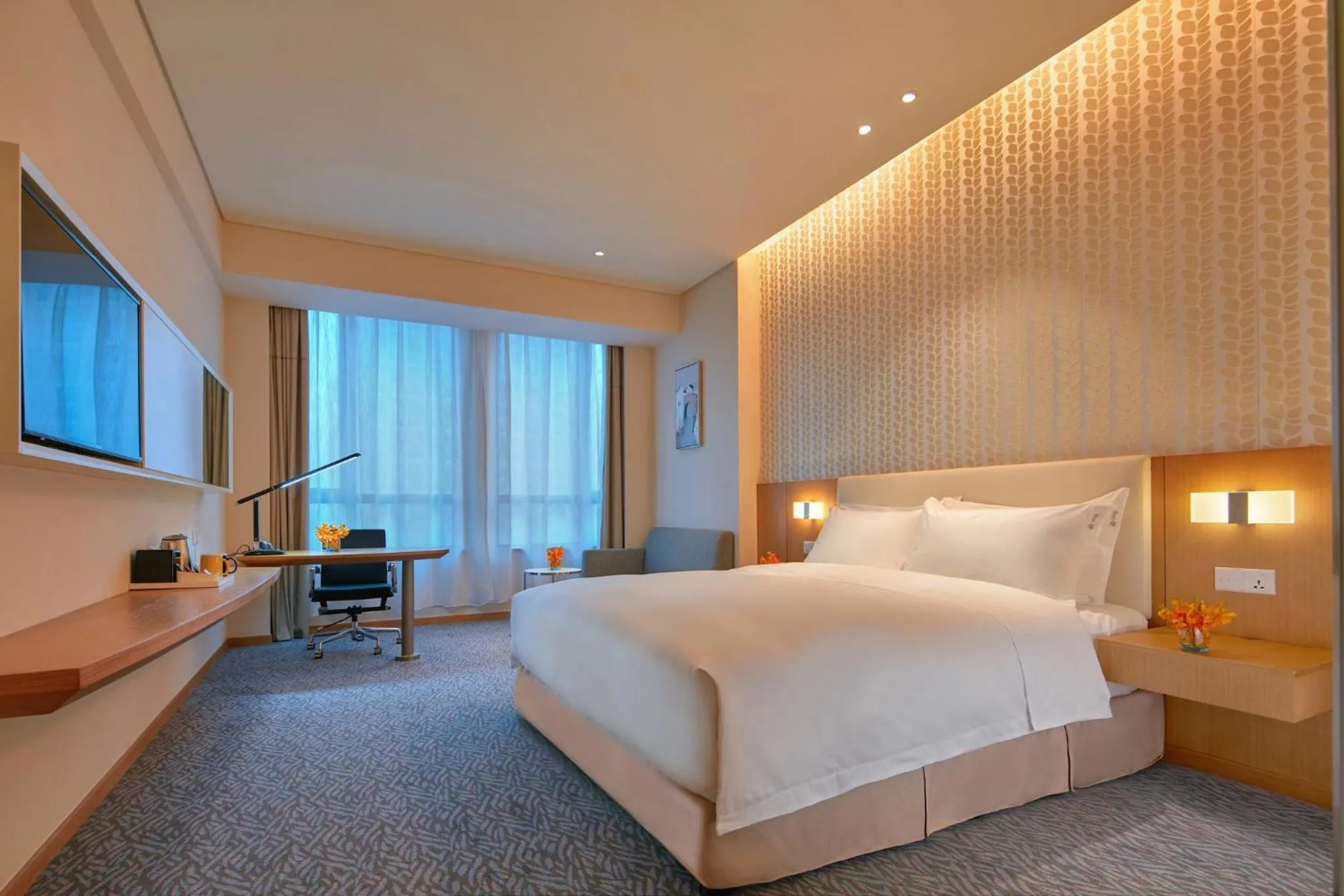 Photo of the whole room, Bed in Holiday Inn Express Nantong Textile City by IHG