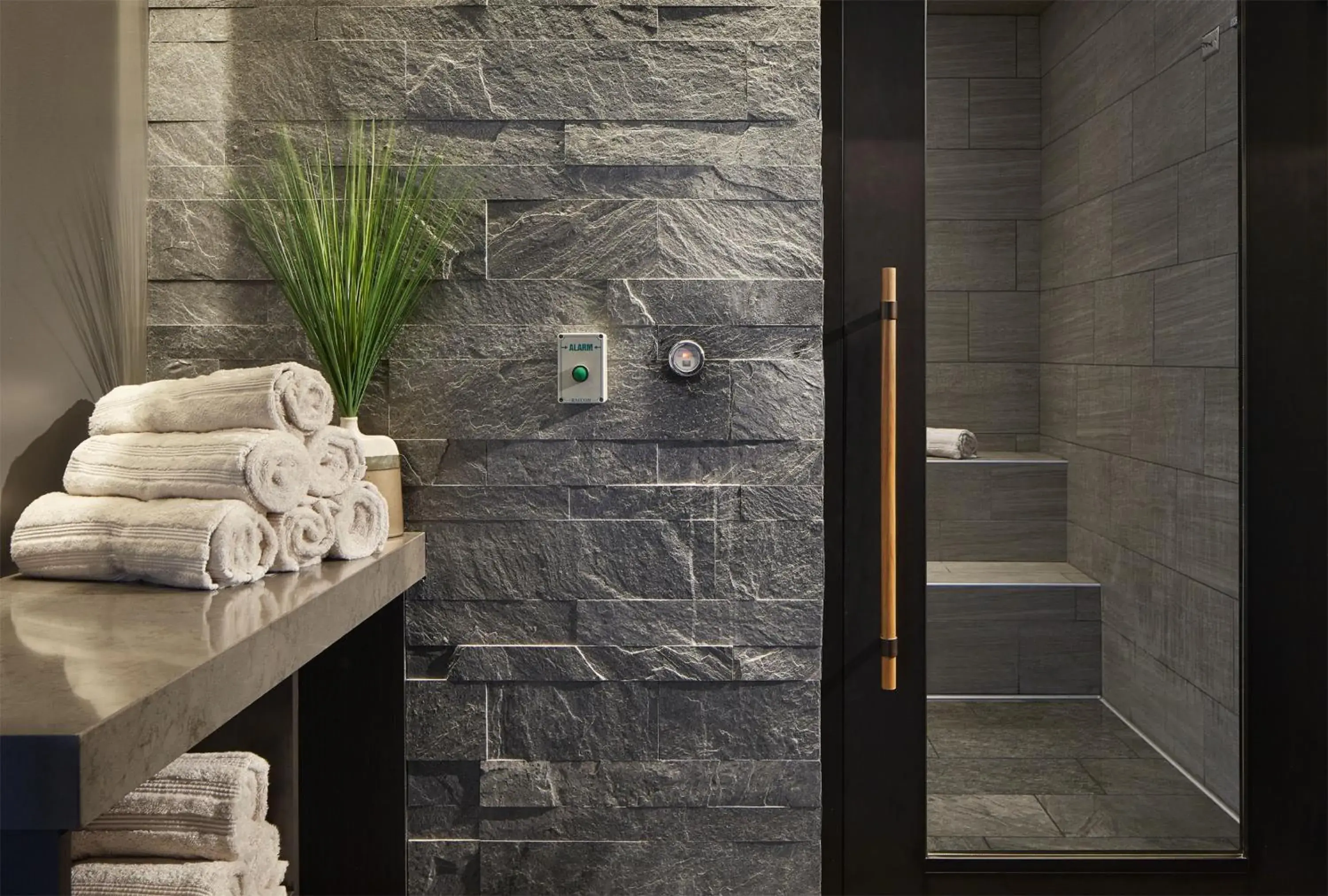 Spa and wellness centre/facilities in InterContinental Minneapolis - St. Paul Airport by IHG Spa and wellness centre/facilities in InterContinental Minneapolis - St. Paul Airport by IHG