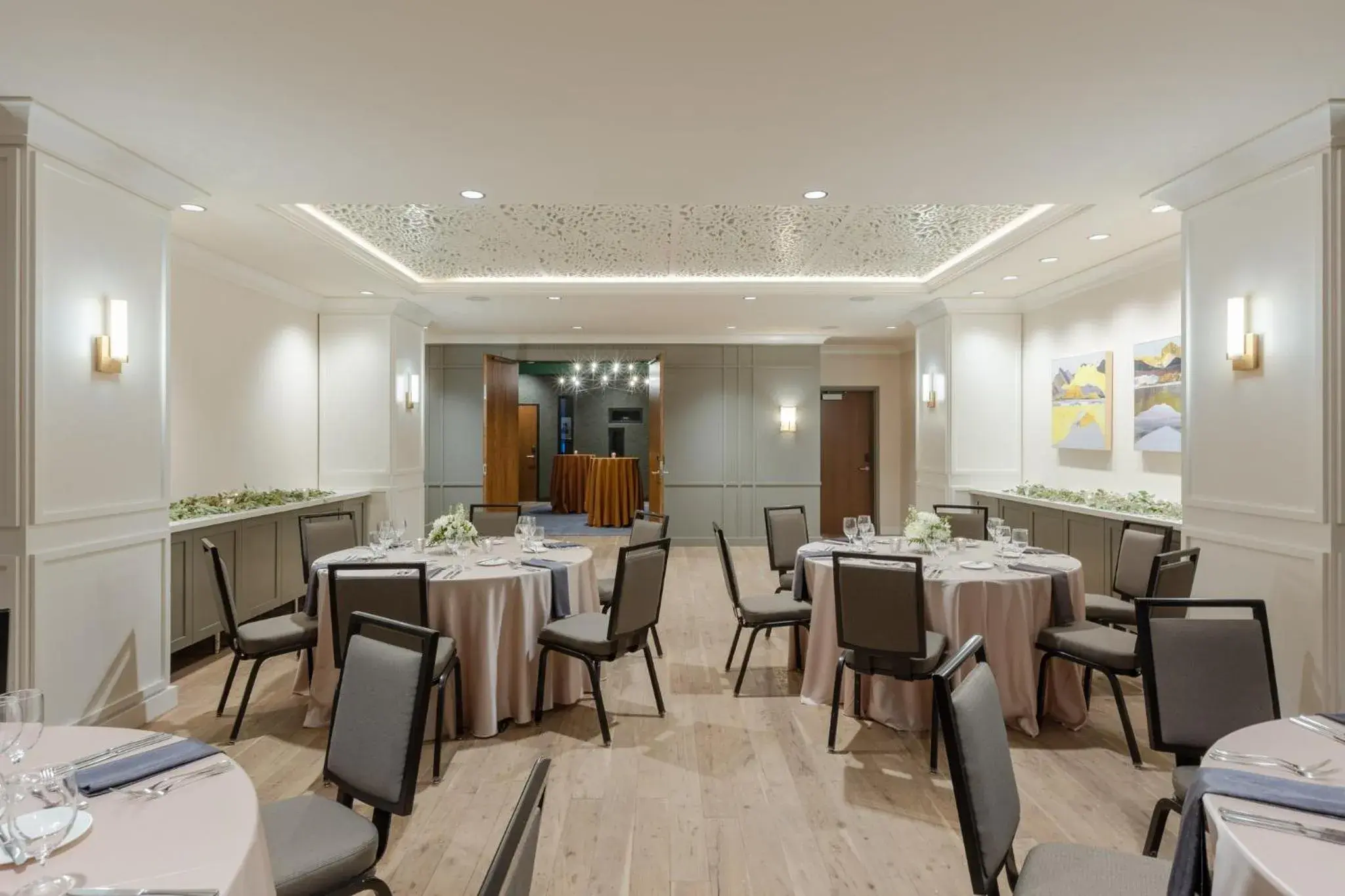 Restaurant/places to eat in InterContinental Minneapolis - St. Paul Airport by IHG Restaurant/places to eat in InterContinental Minneapolis - St. Paul Airport by IHG