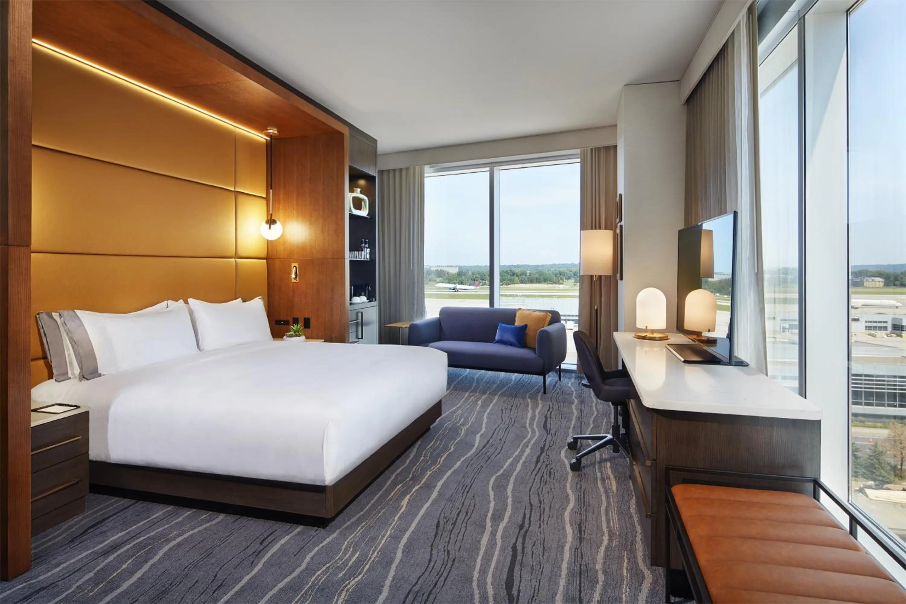 Photo of the whole room, Bed in InterContinental Minneapolis - St. Paul Airport by IHG